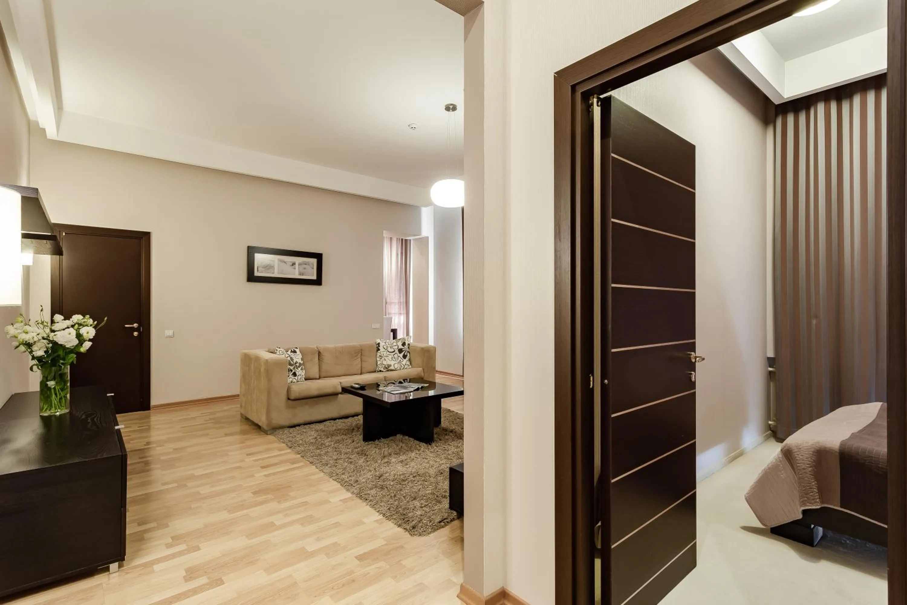 Photo of the whole room in Senator Victory Square