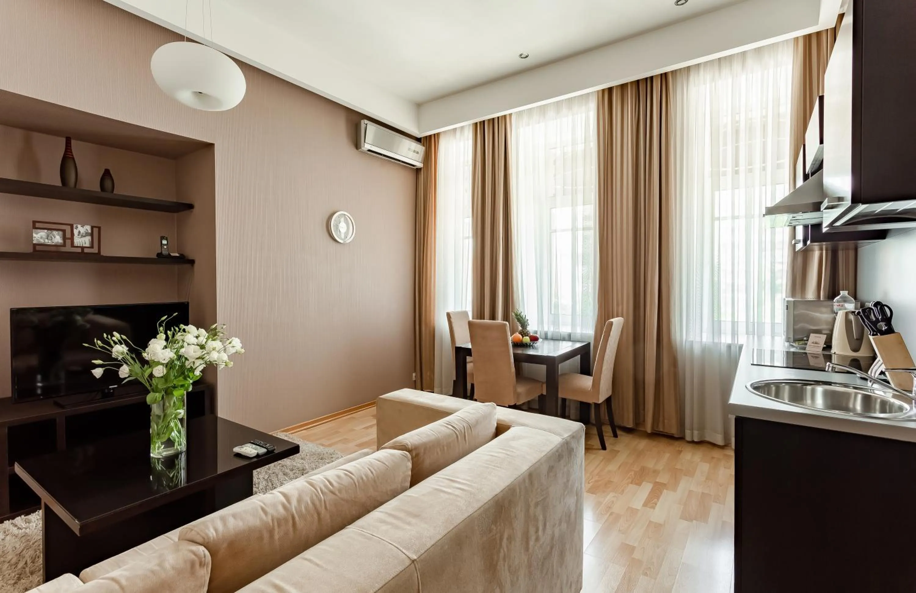 TV and multimedia in Senator Victory Square