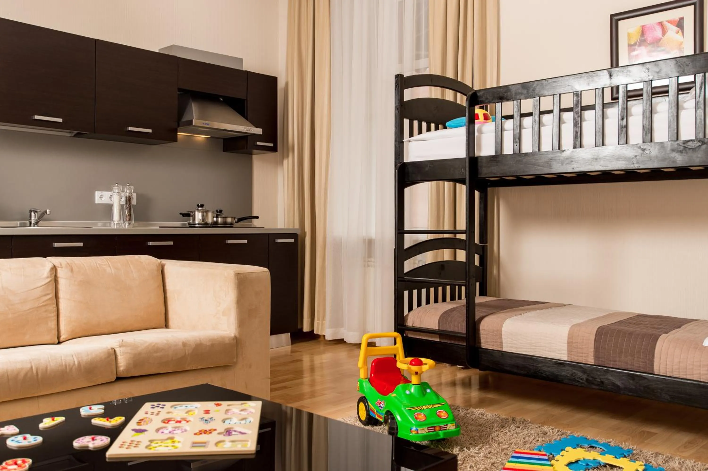 Living room, Bed in Senator Victory Square