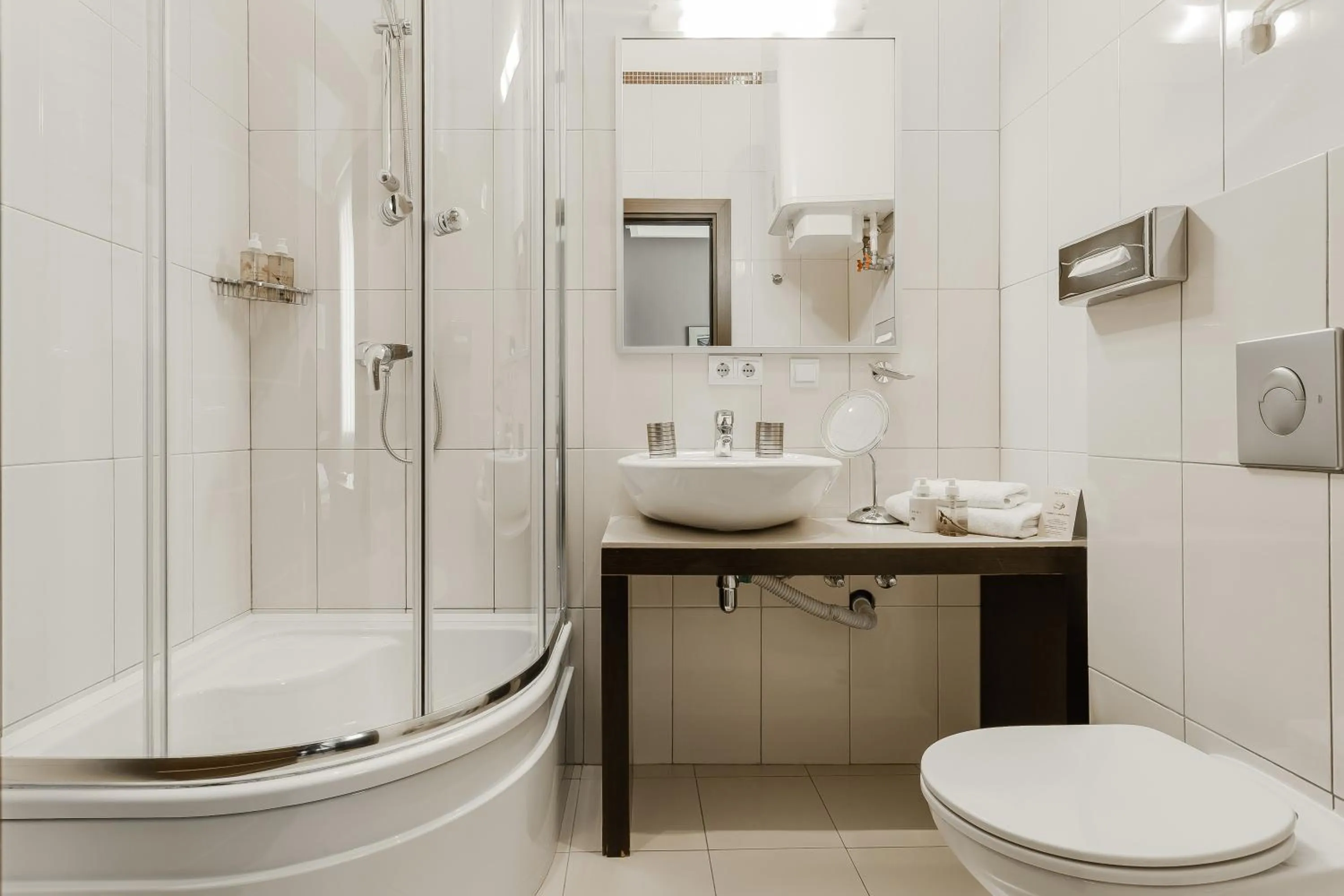 Shower in Senator Victory Square