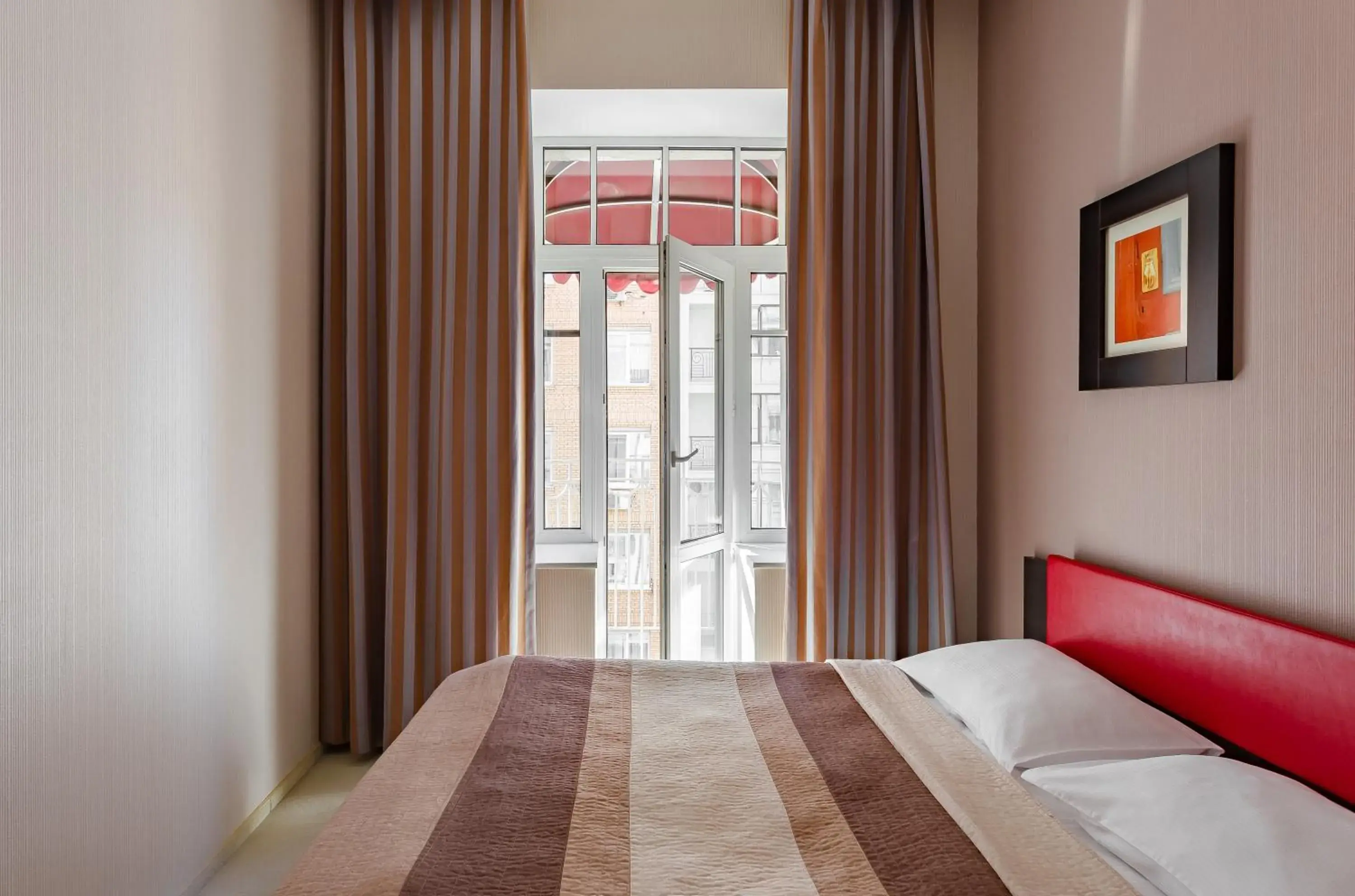 Business Apartment in Senator Victory Square Business Apartment in Senator Victory Square