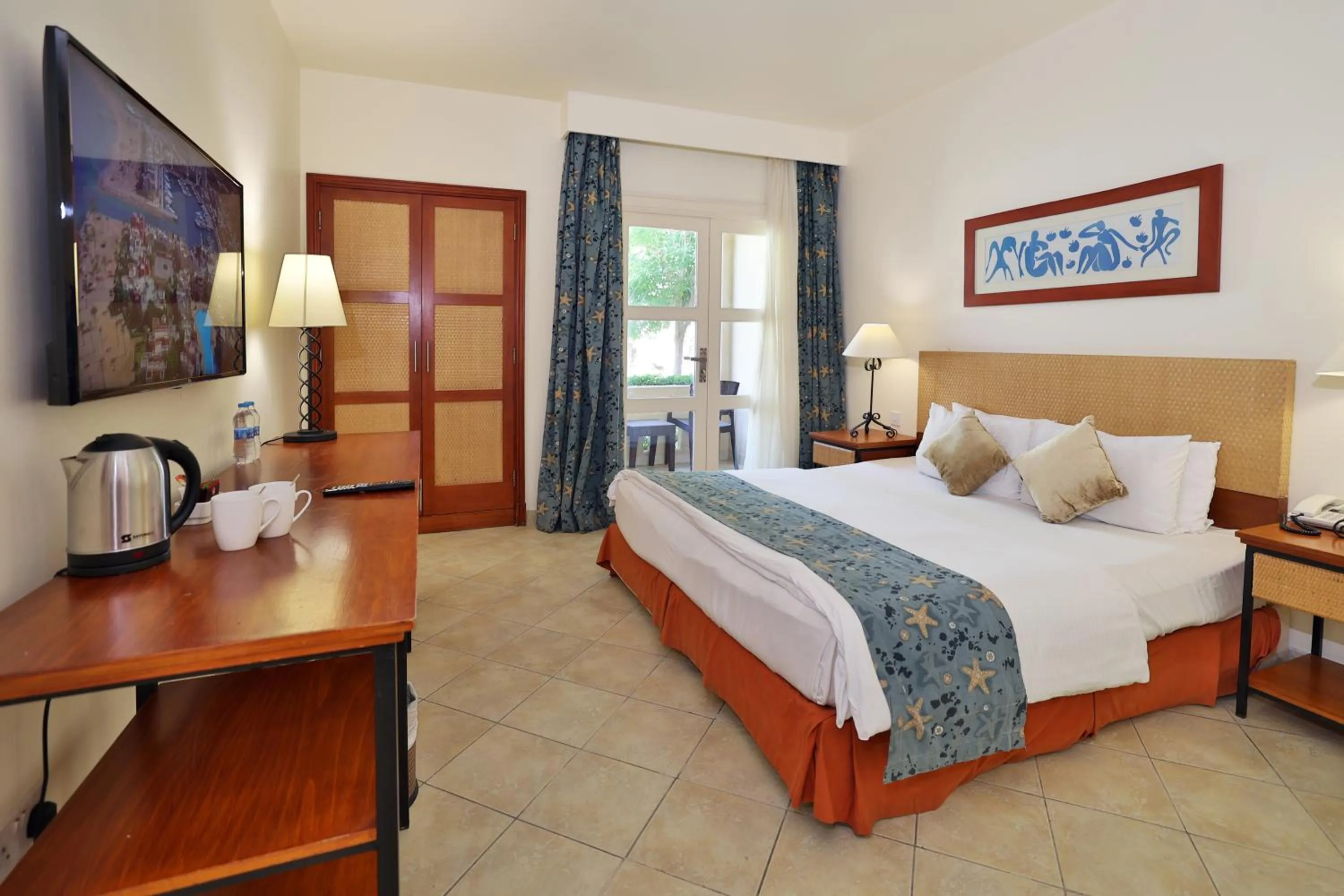 Bed in Marina Plaza Hotel, Tala Bay