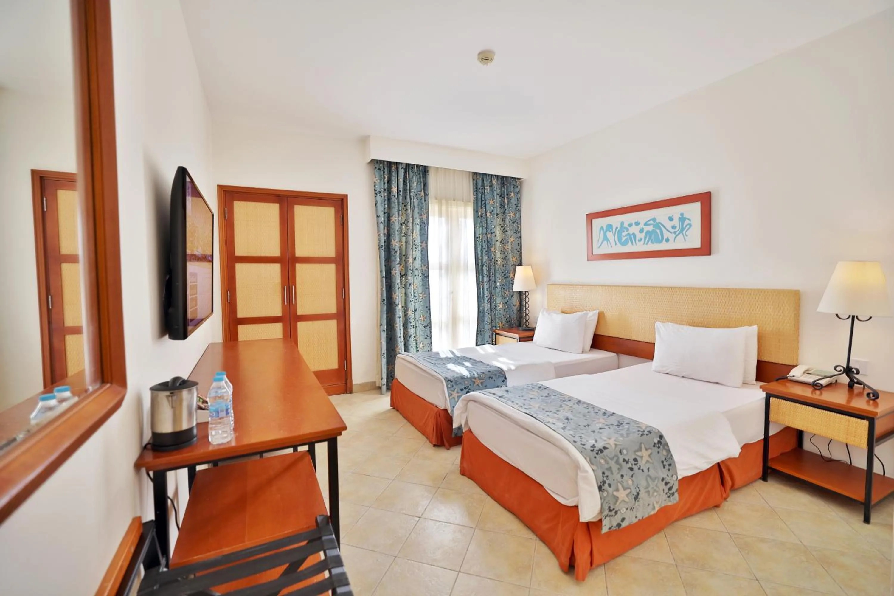 Bed in Marina Plaza Hotel, Tala Bay