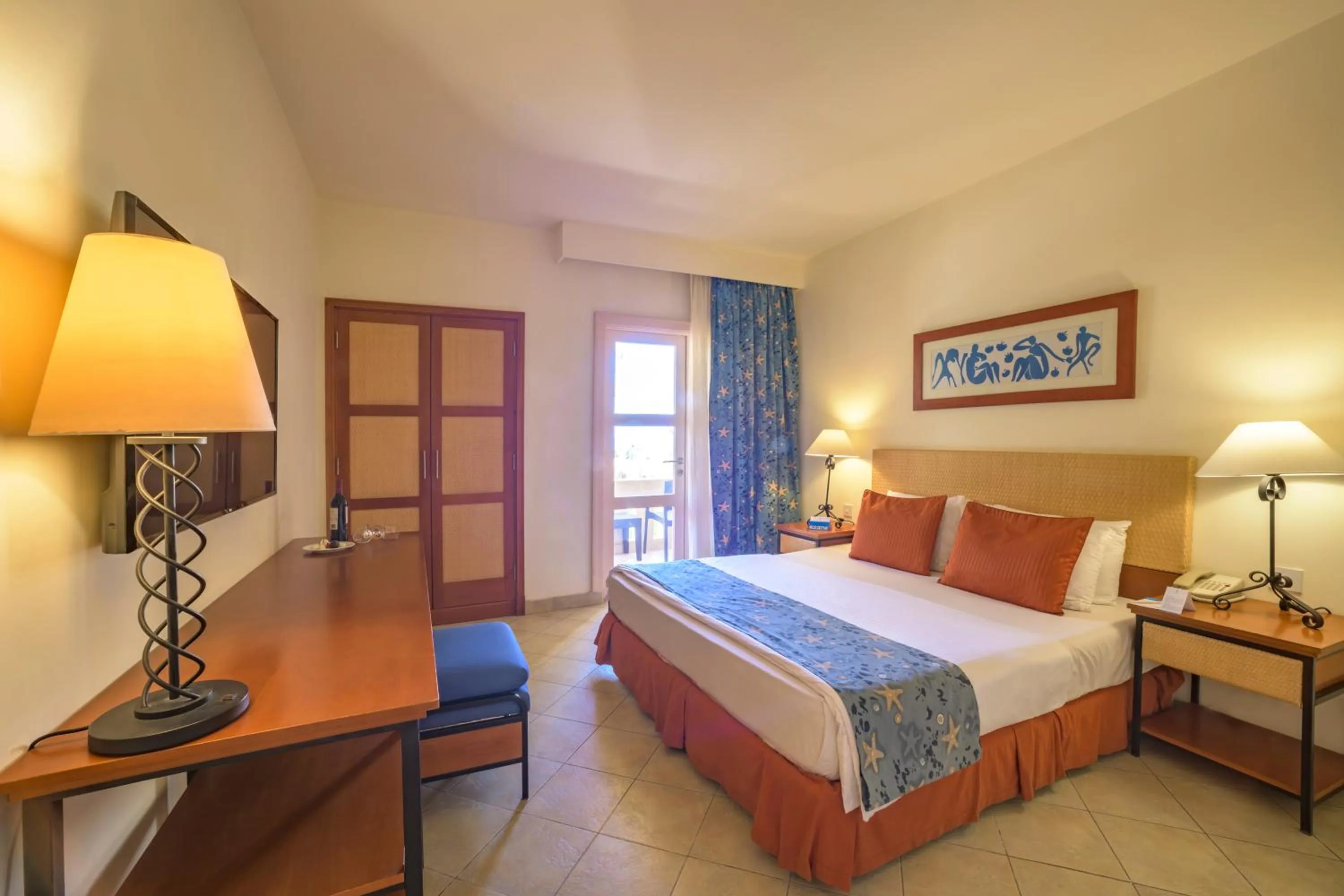 Bed in Marina Plaza Hotel, Tala Bay