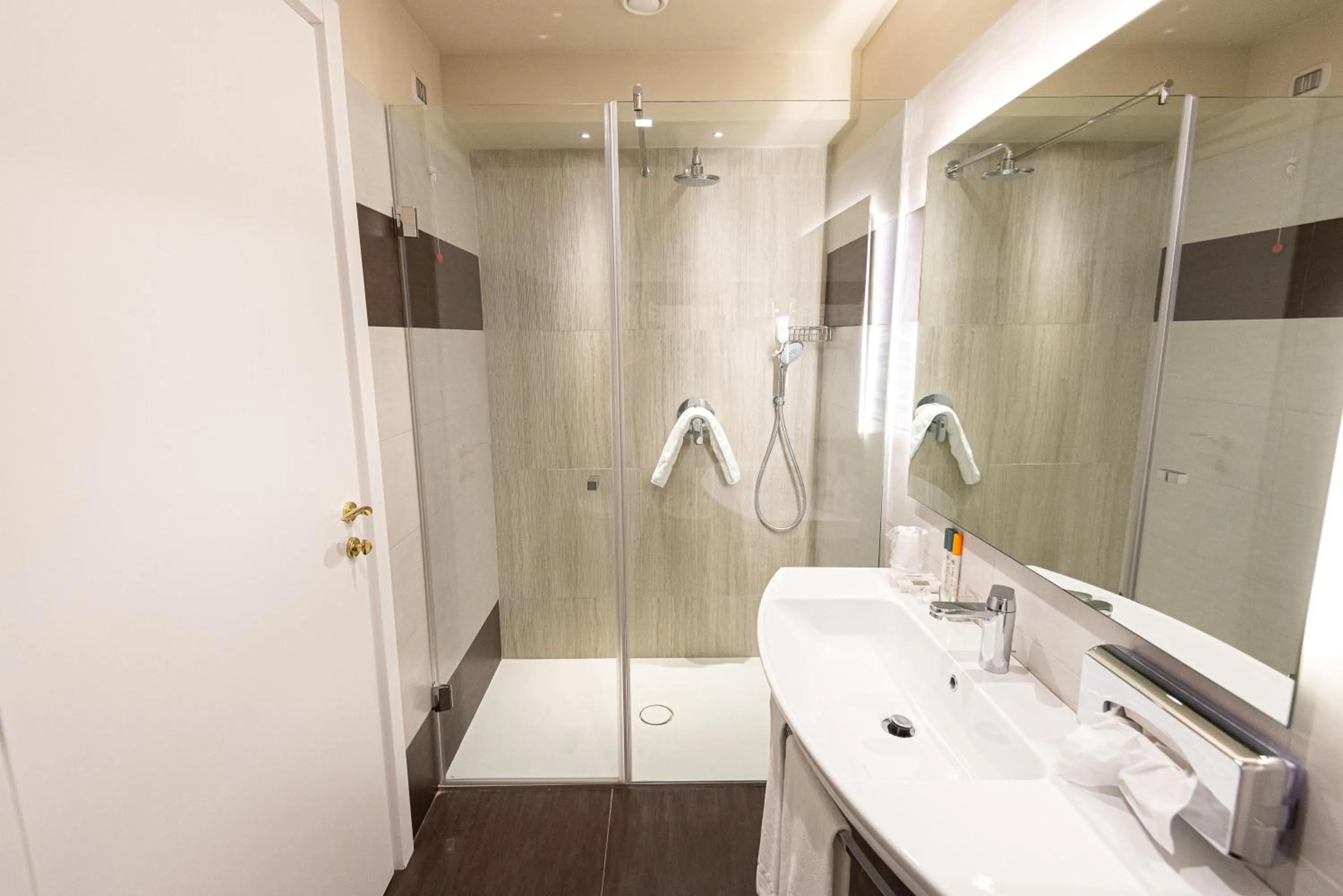 Bathroom in Suites & Apartments Liola'