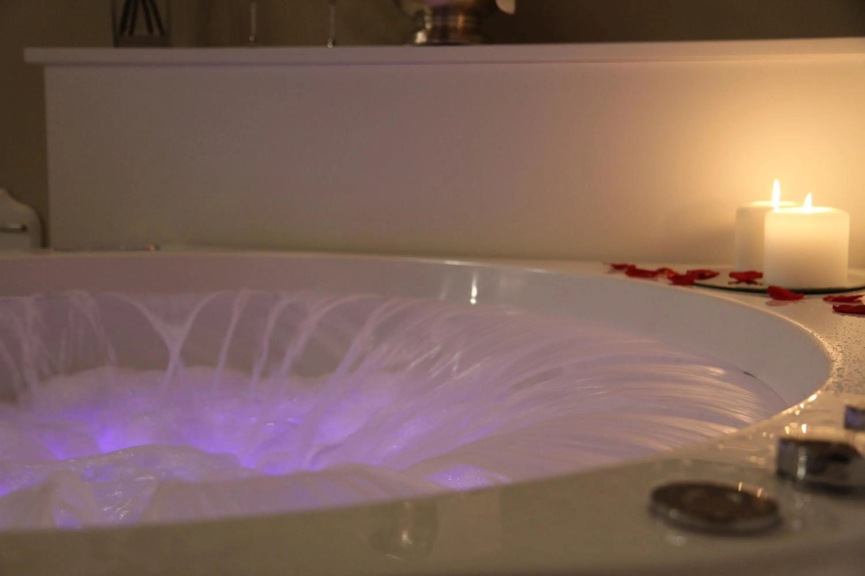 Hot Tub in Suites & Apartments Liola'