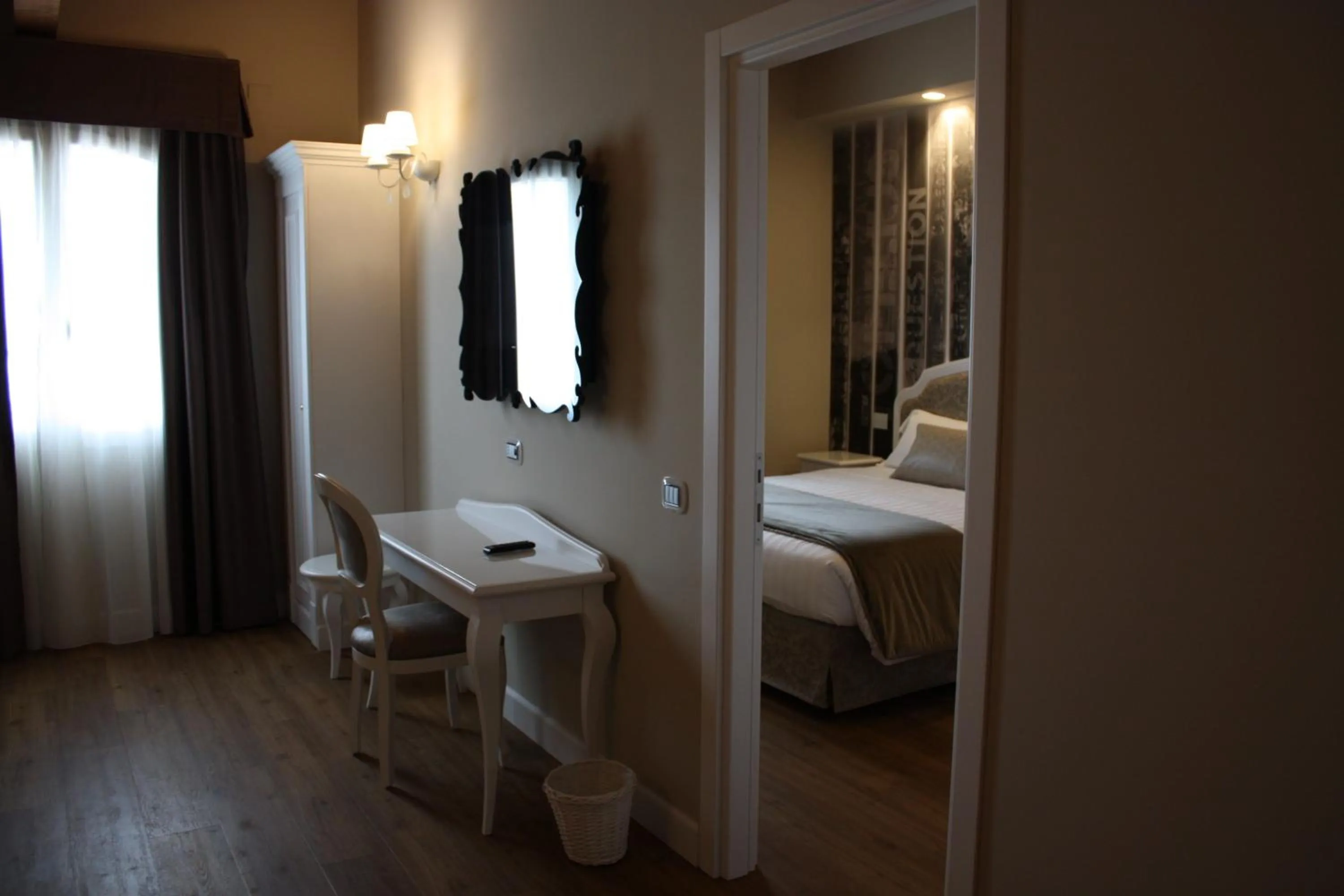 Seating area, Bed in Suites & Apartments Liola'