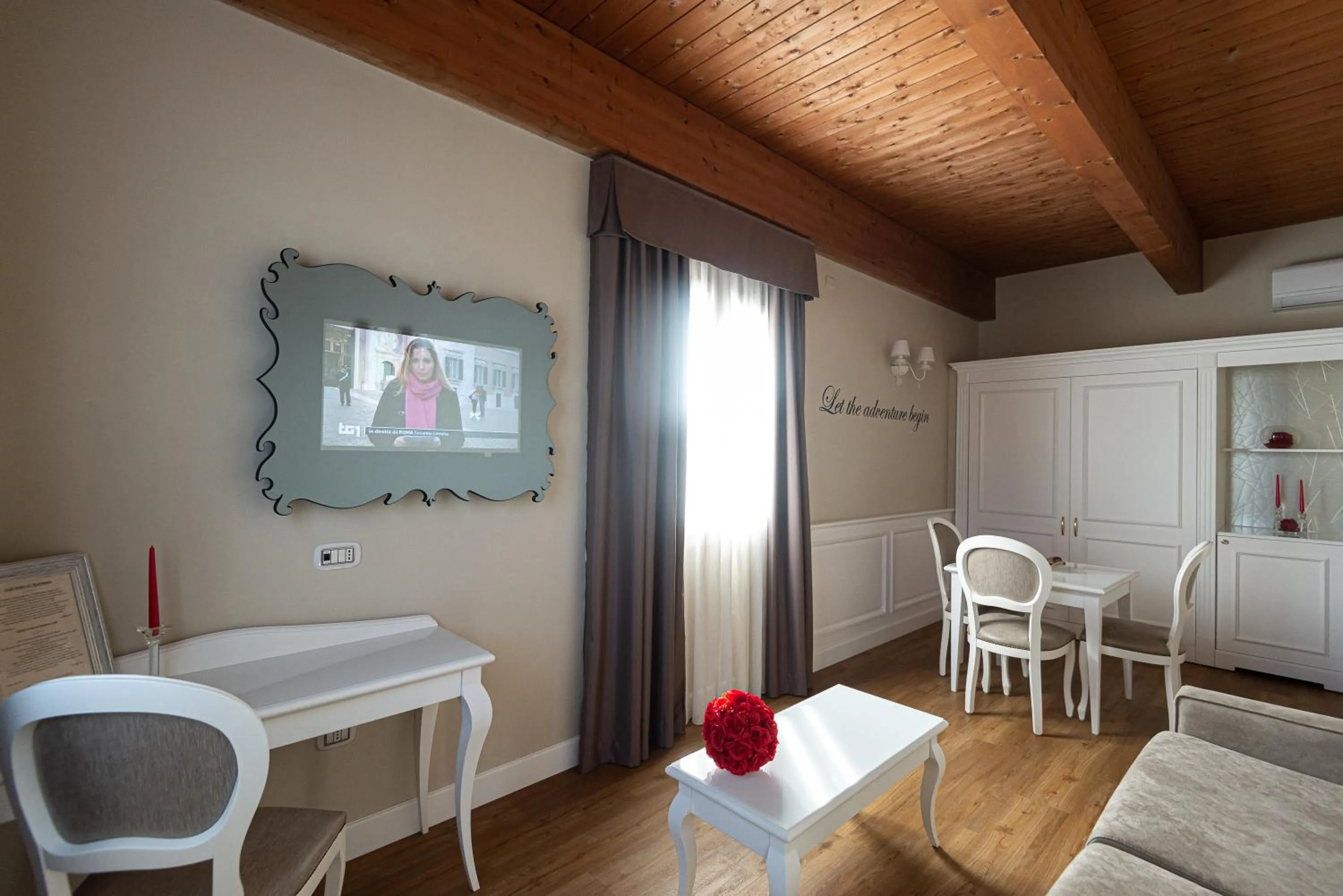 TV and multimedia, Bed in Suites & Apartments Liola'