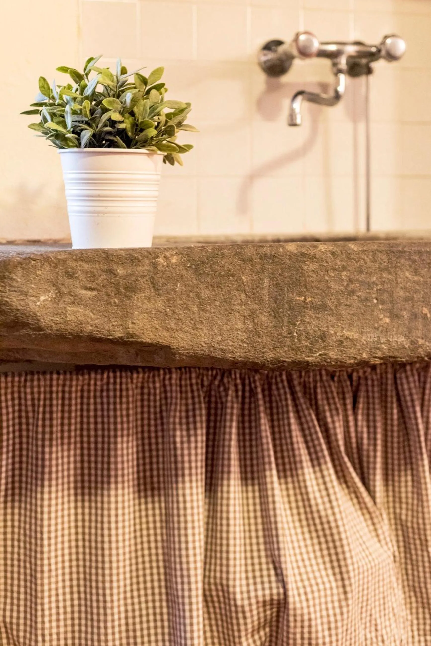 Decorative detail in Fattoria Le Giare Agriturismo