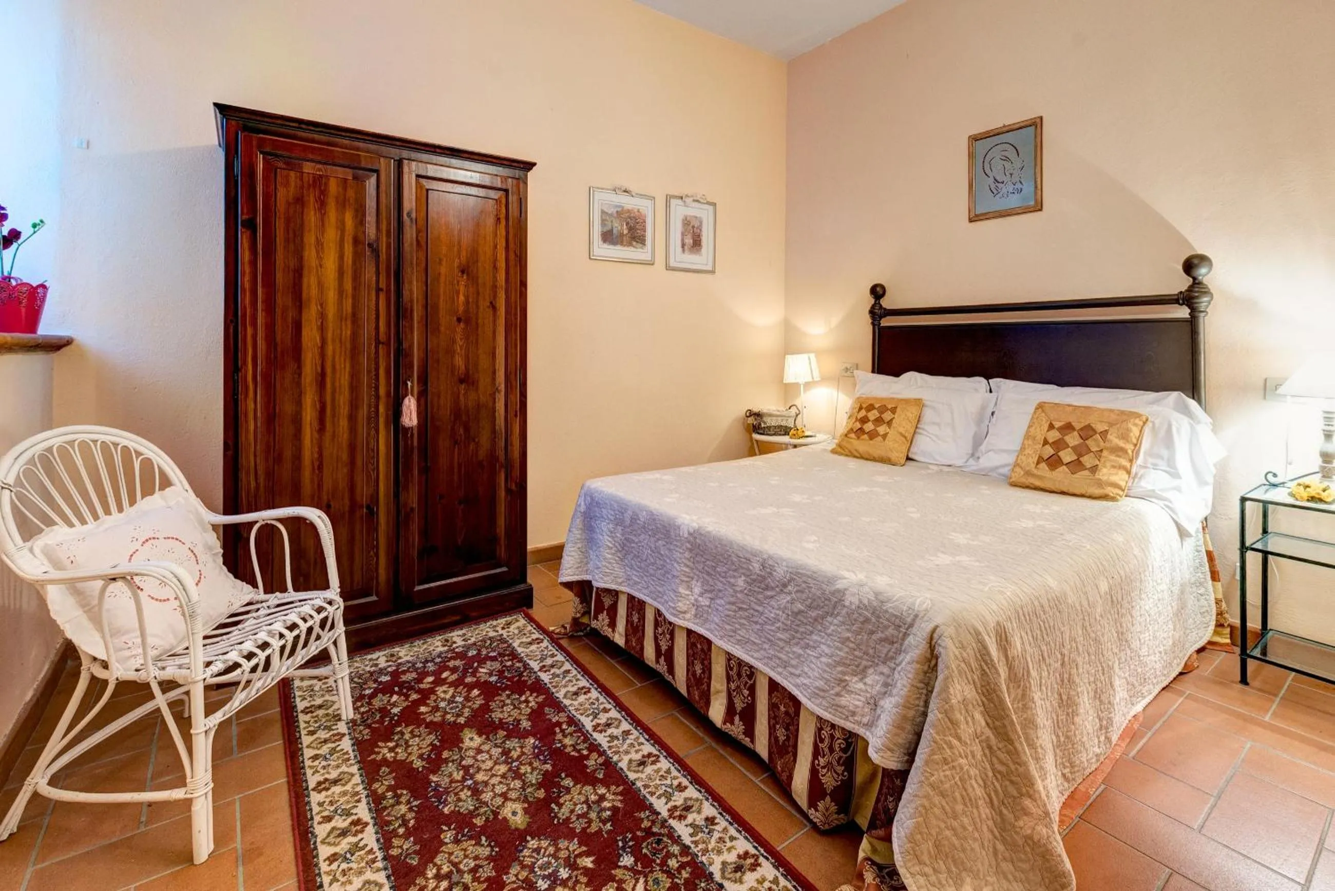 Photo of the whole room, Bed in Fattoria Le Giare Agriturismo