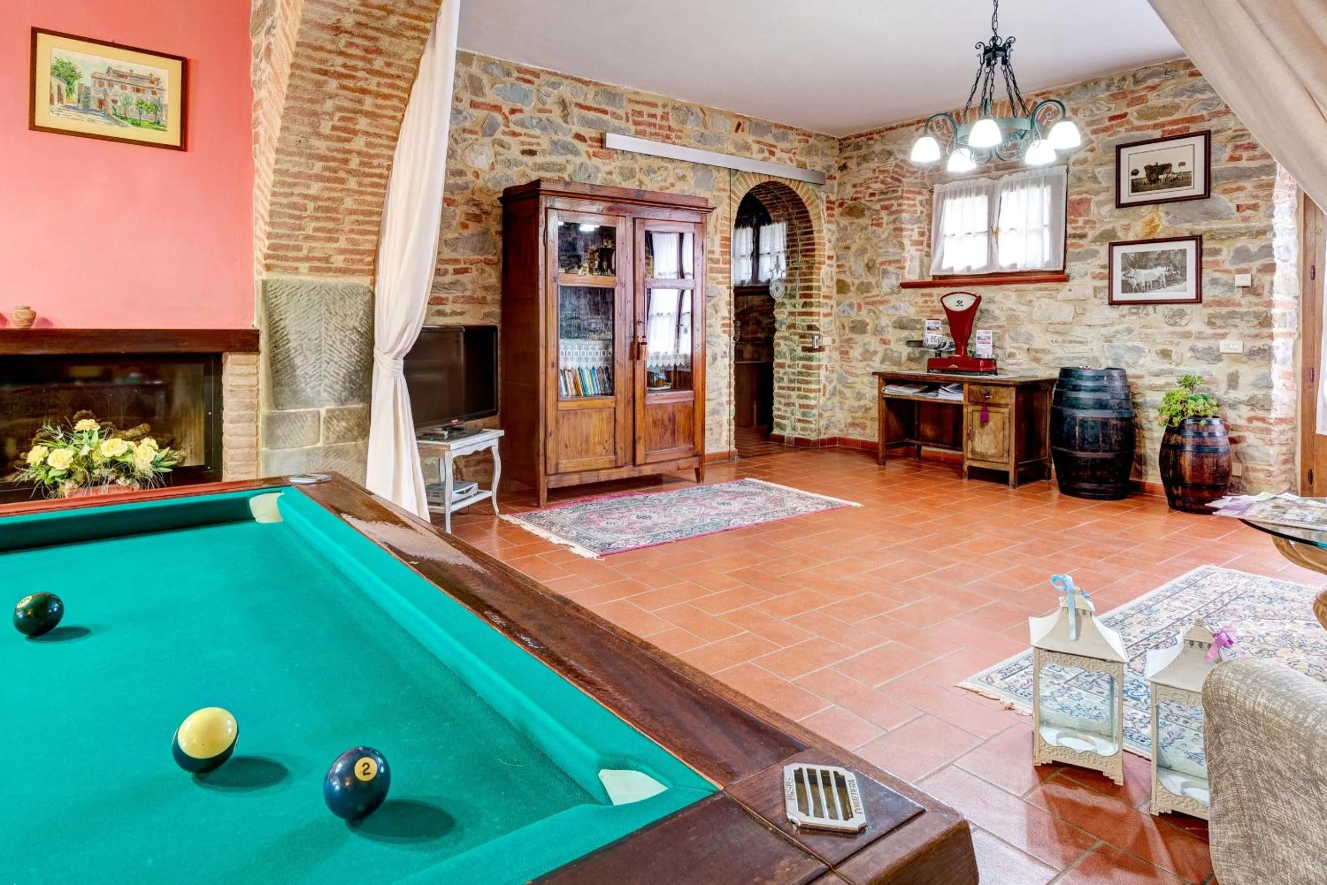 Communal lounge/ TV room in Fattoria Le Giare Agriturismo