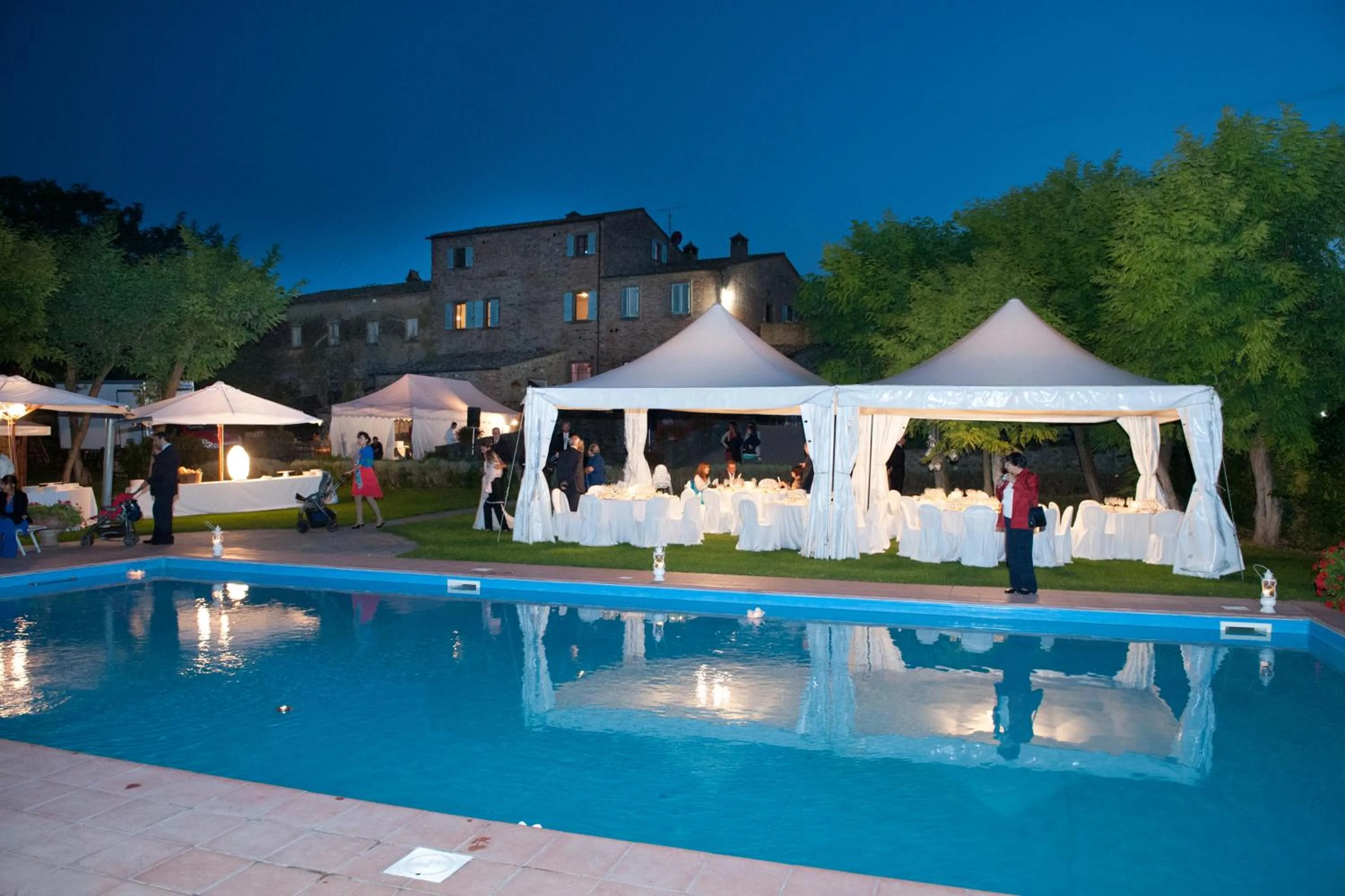 group of guests in Fattoria Le Giare Agriturismo