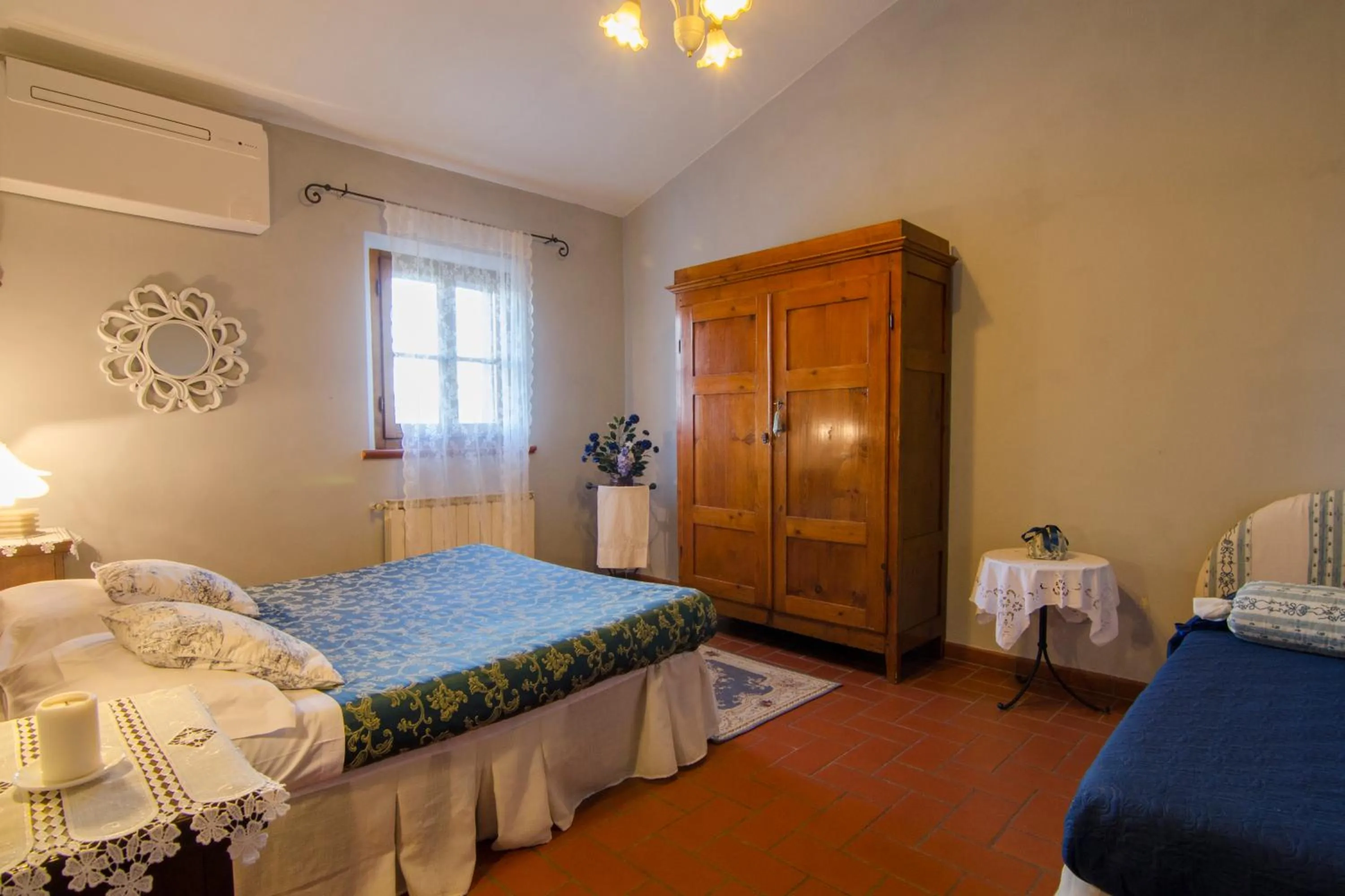 Photo of the whole room, Bed in Fattoria Le Giare Agriturismo