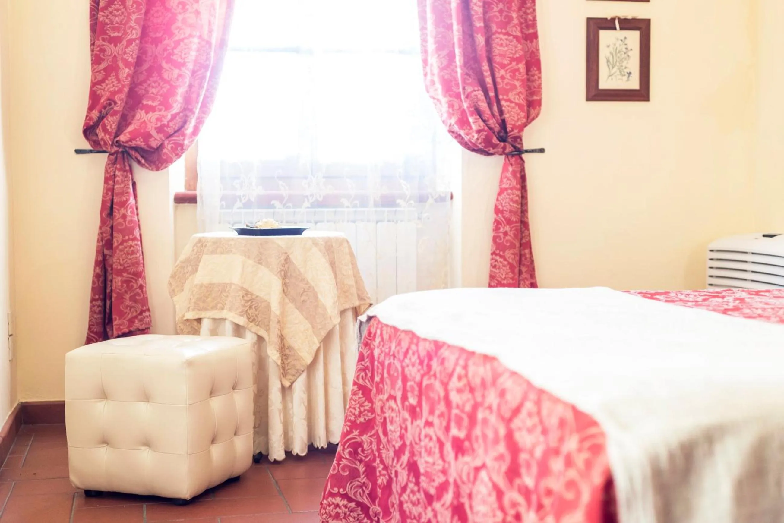 Bedroom, Bed in Fattoria Le Giare Agriturismo