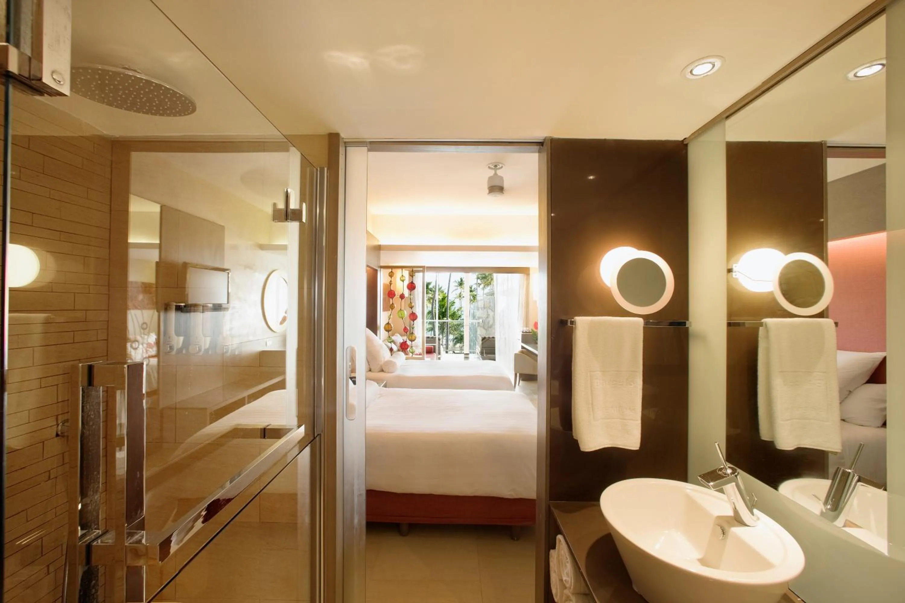 Bathroom, Bed in Barceló Bávaro Palace All Inclusive