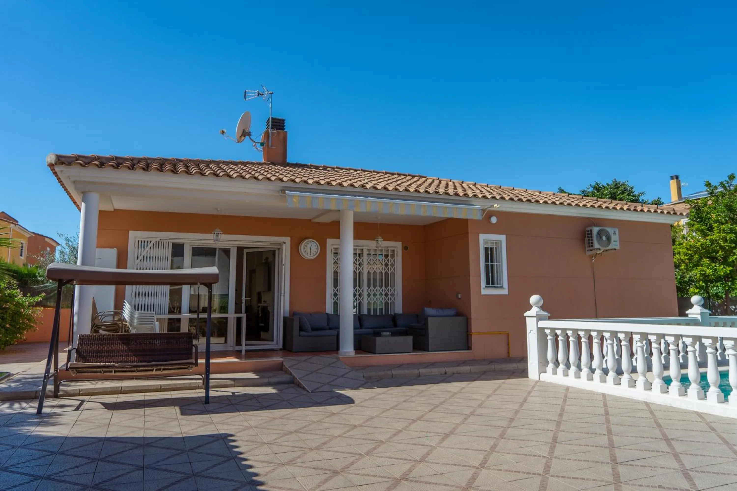 Facade/entrance in La perla de oasis