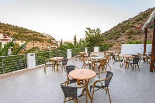 Property building in Neos Ikaros