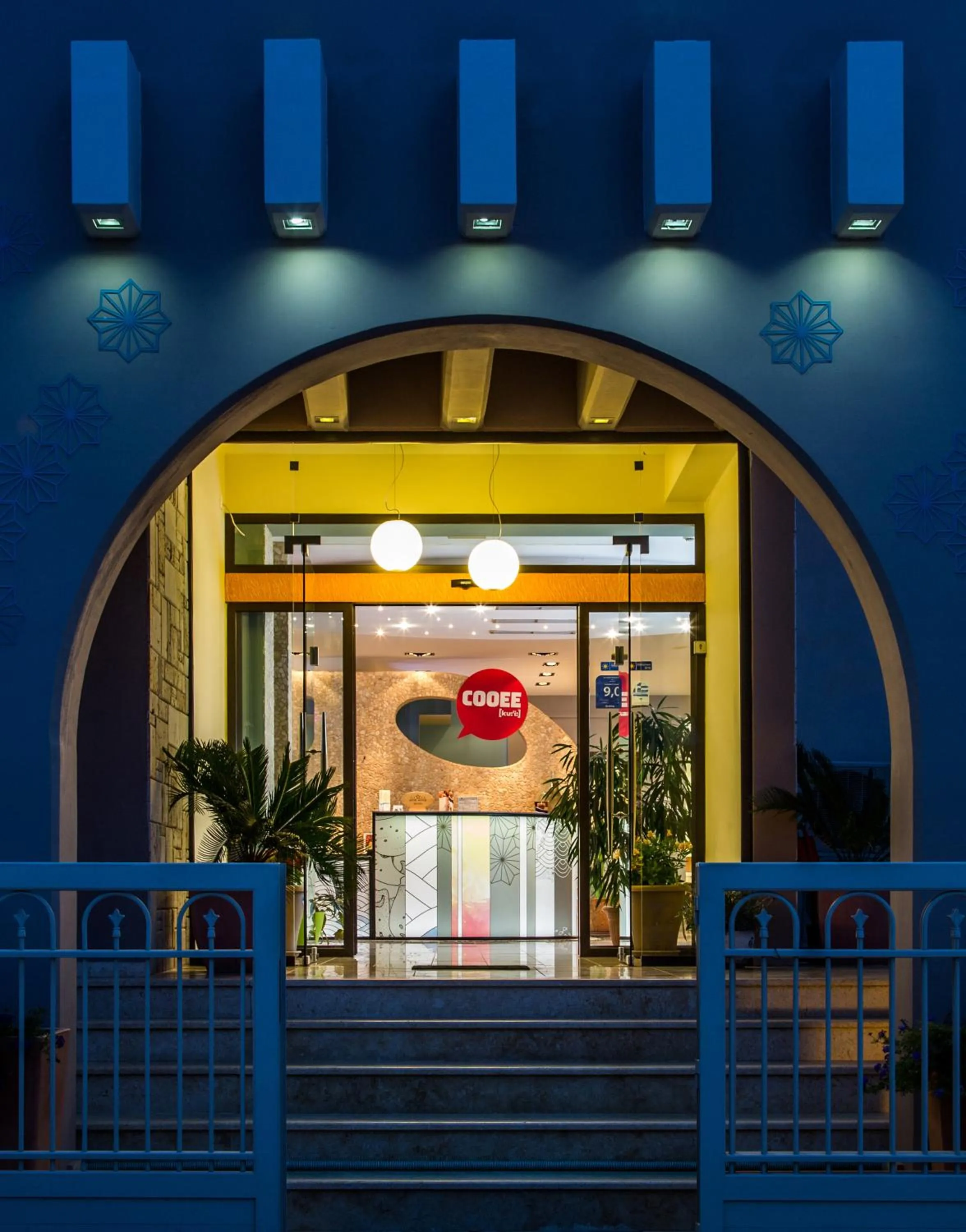 Facade/entrance in Astir Notos