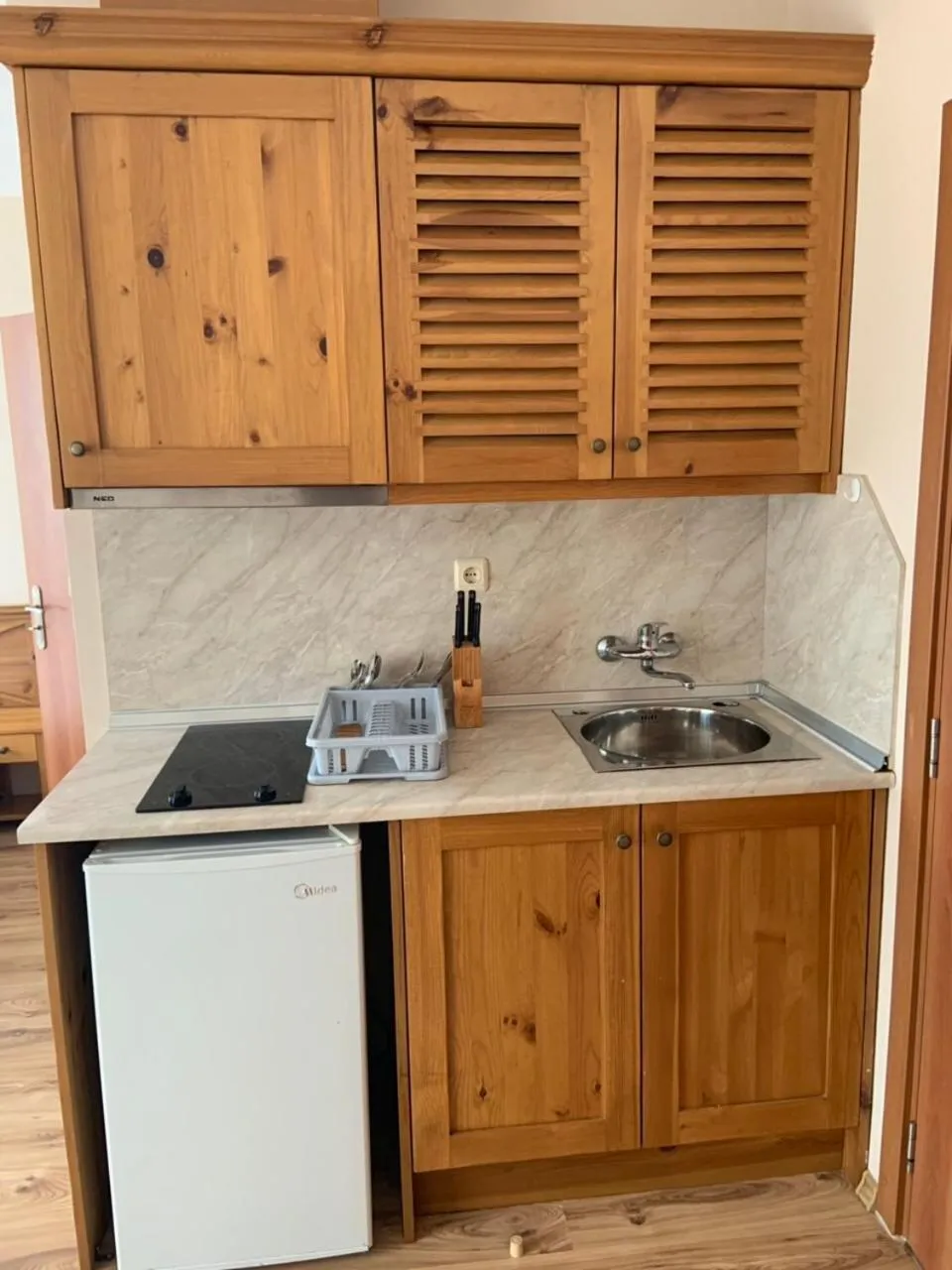 Kitchen or kitchenette in Dawn Park Complex