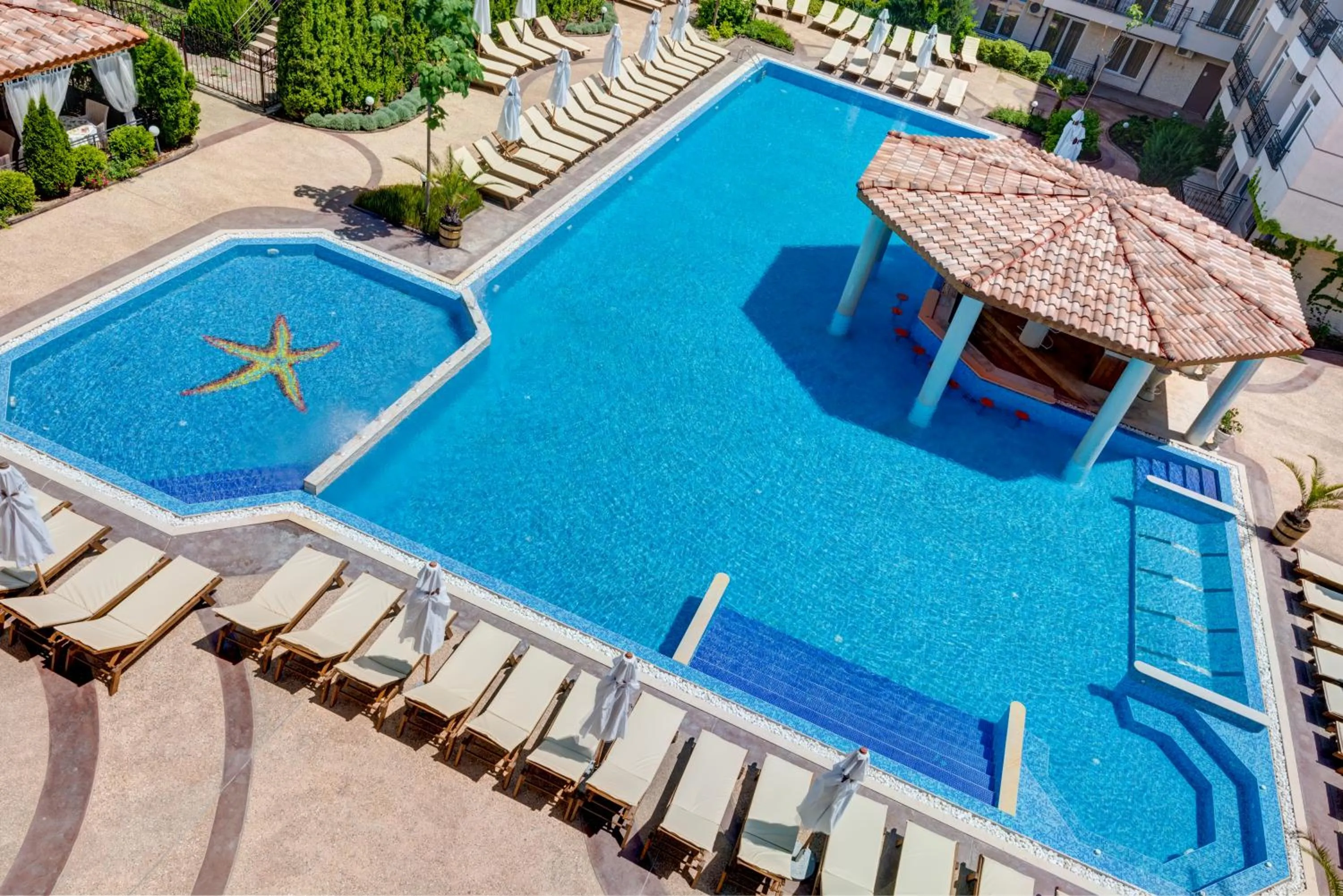 Swimming pool in Dawn Park Complex