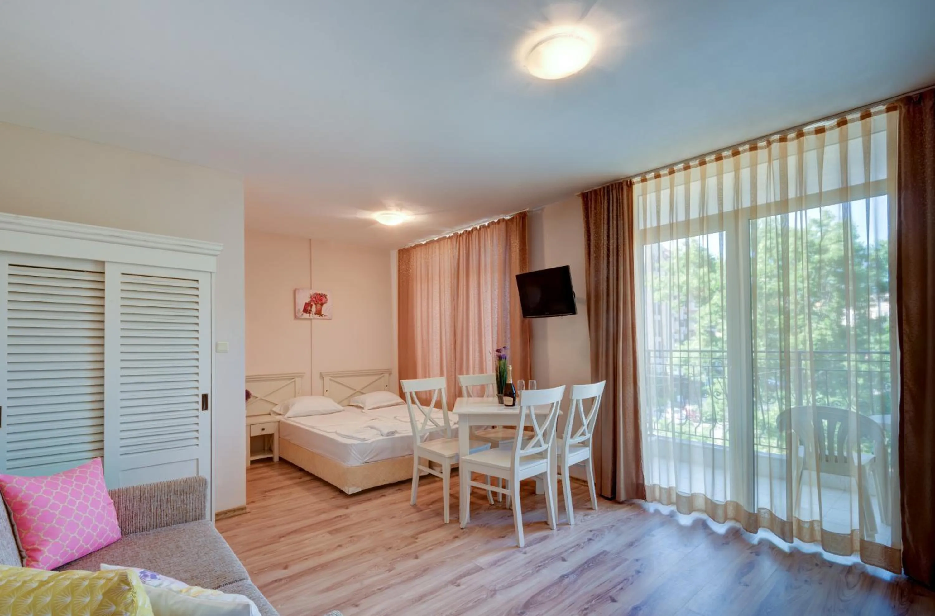 Bed in Dawn Park Complex