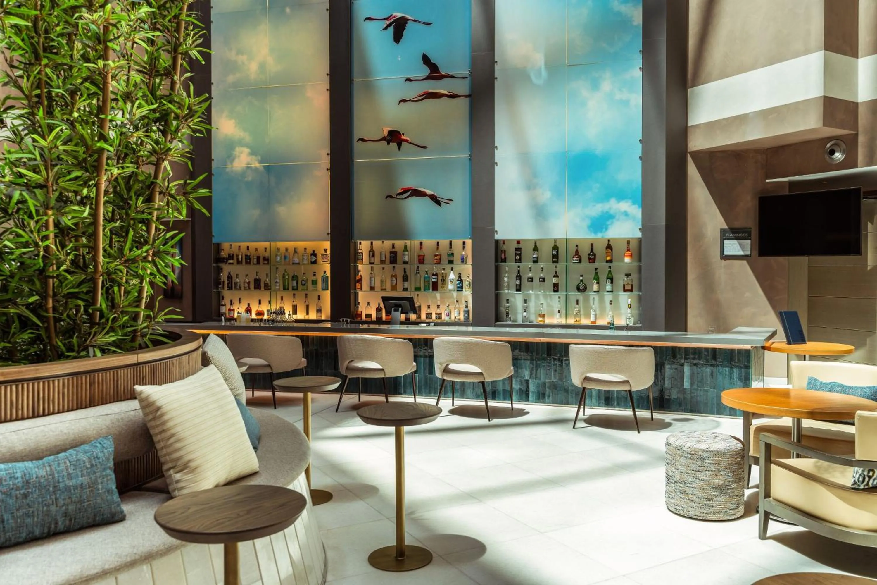 Lounge or bar in Delta Hotels by Marriott Olbia Sardinia