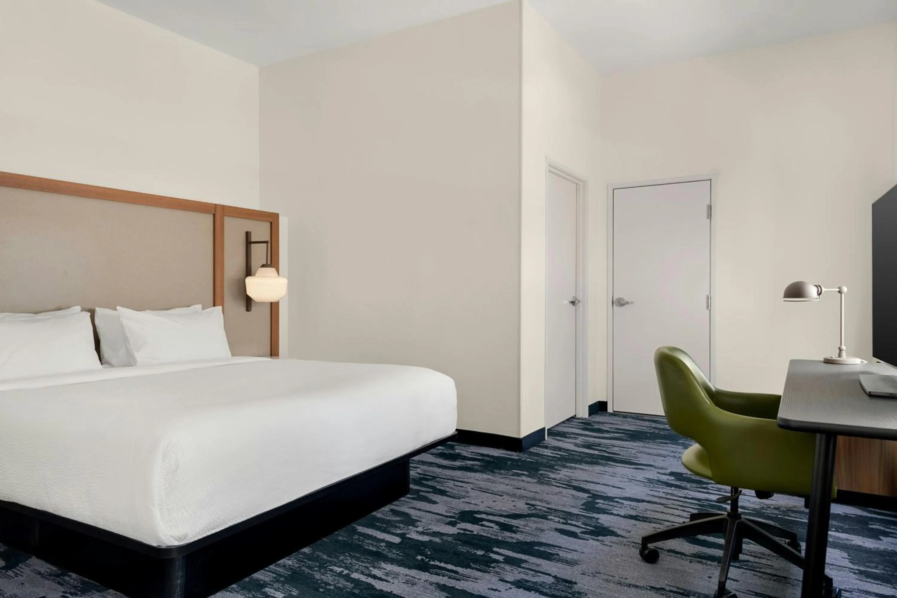 Bedroom, Bed in Fairfield by Marriott Inn & Suites Charleston Downtown