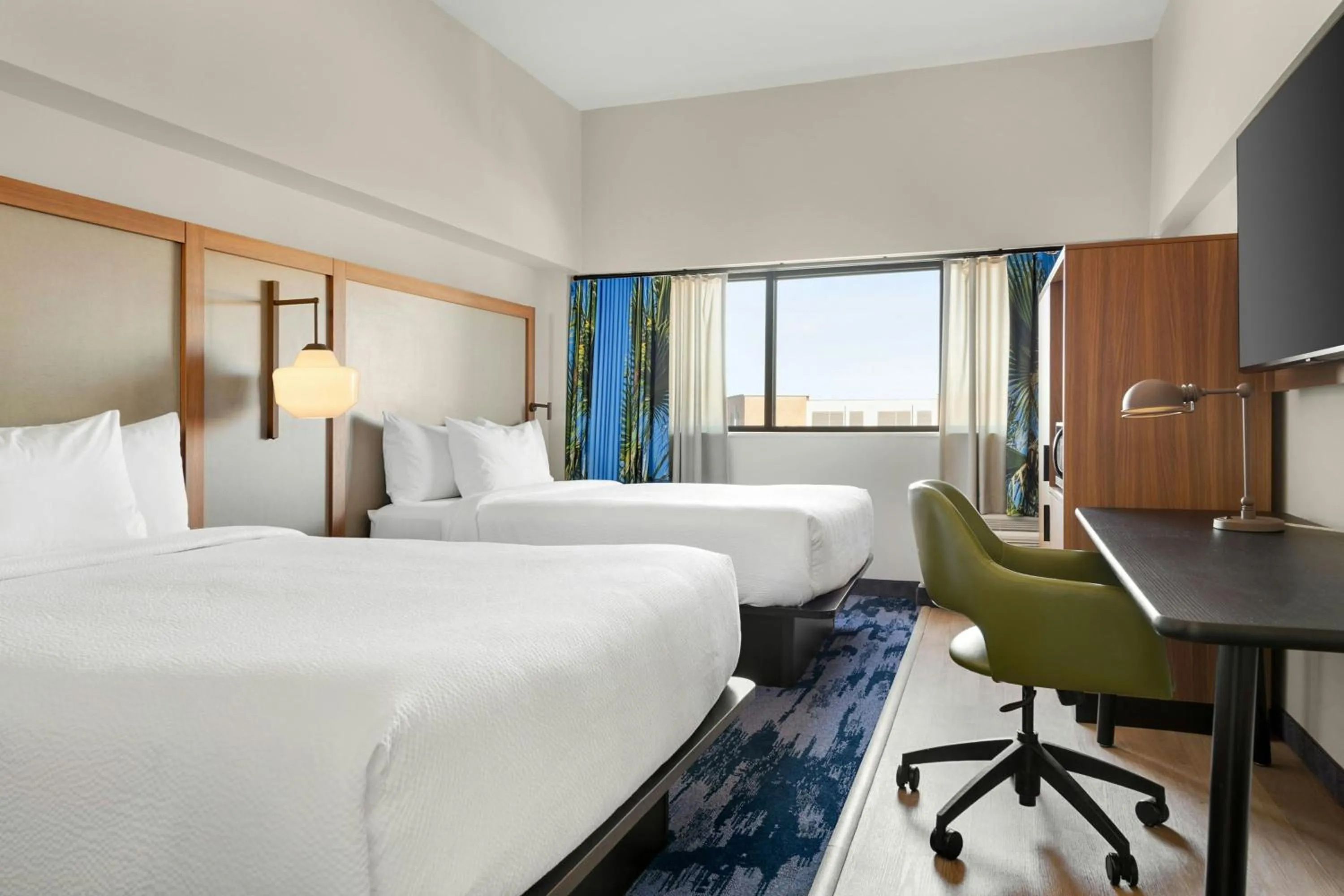 Photo of the whole room, Bed in Fairfield by Marriott Inn & Suites Charleston Downtown