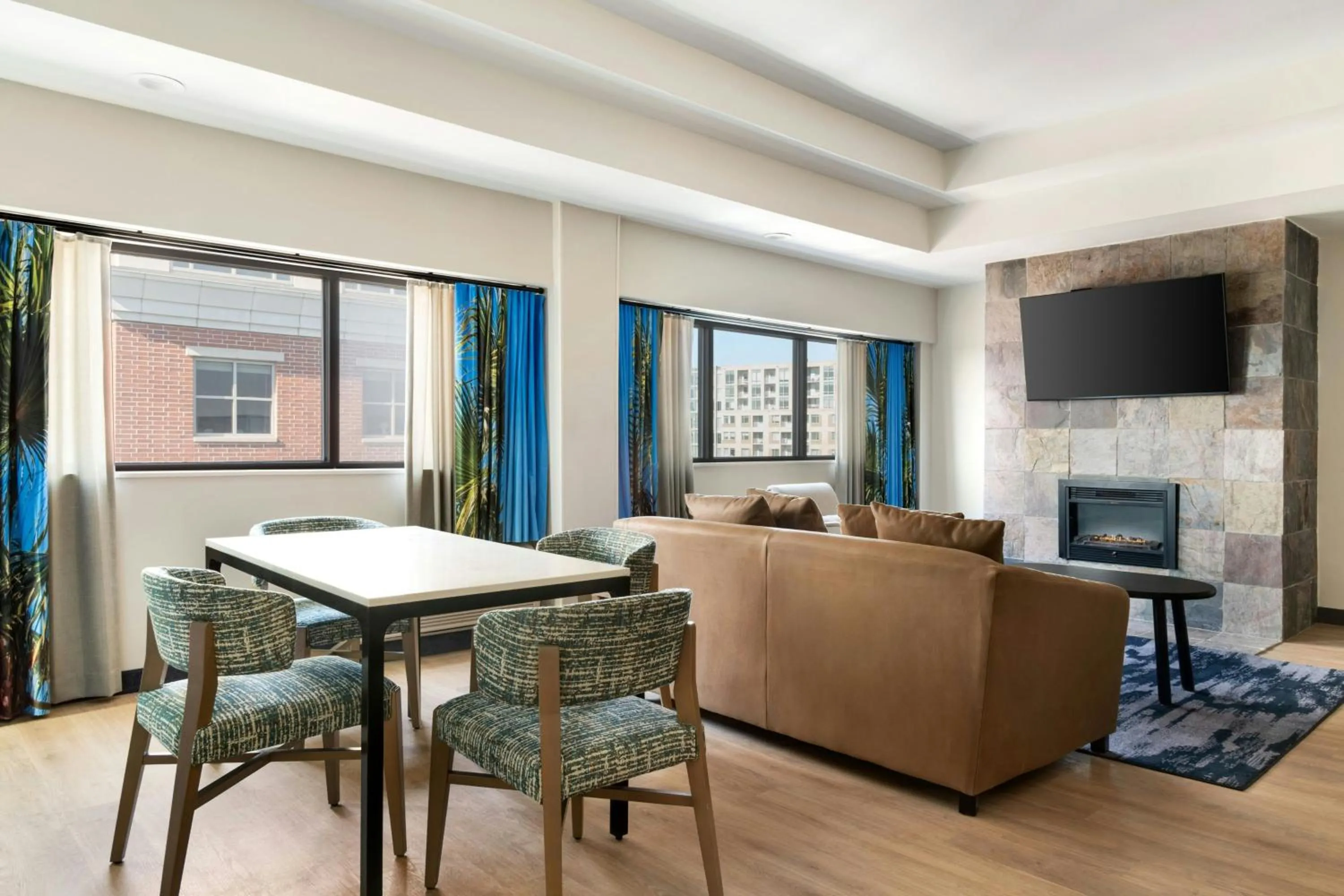 Living room in Fairfield by Marriott Inn & Suites Charleston Downtown