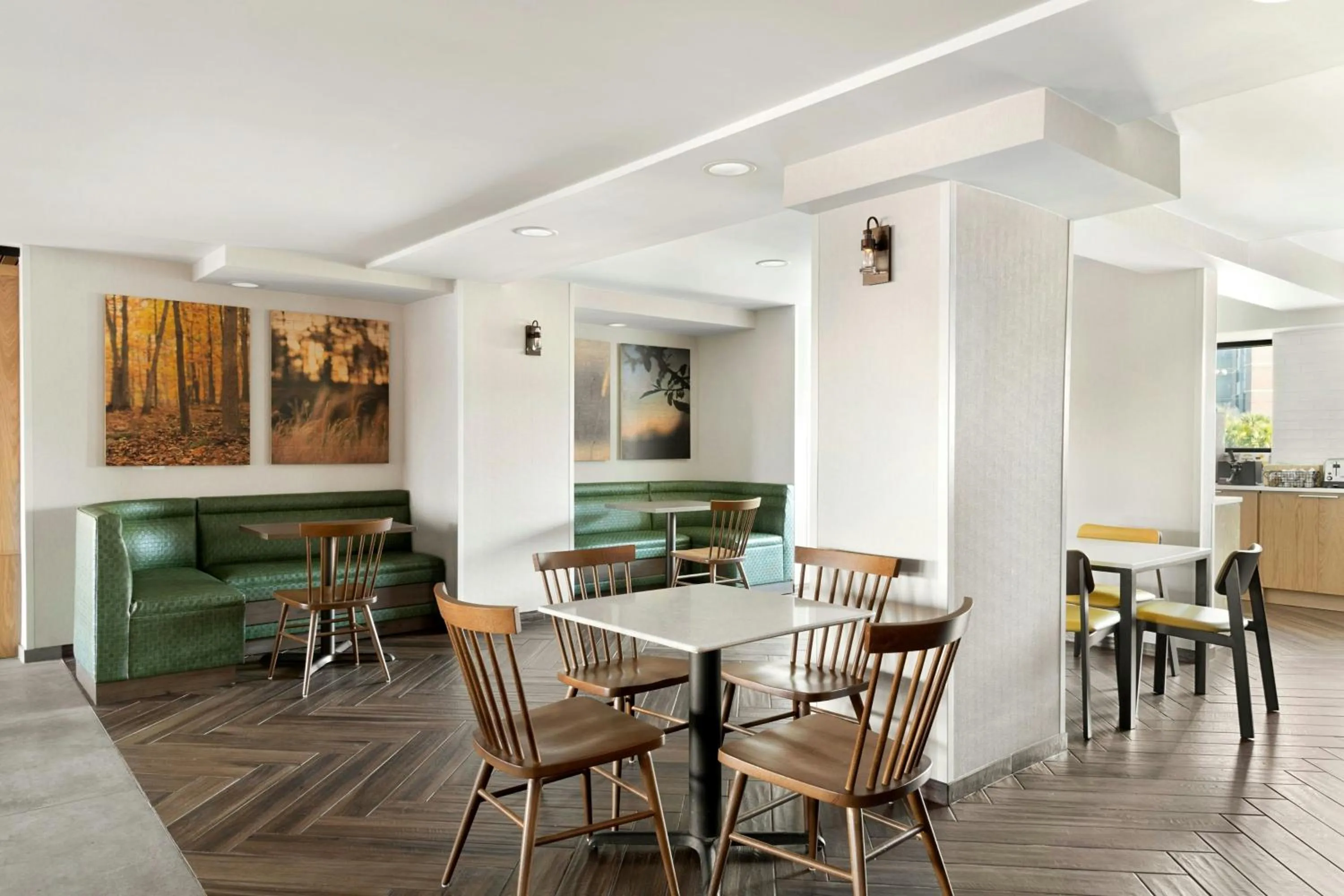 Breakfast in Fairfield by Marriott Inn & Suites Charleston Downtown