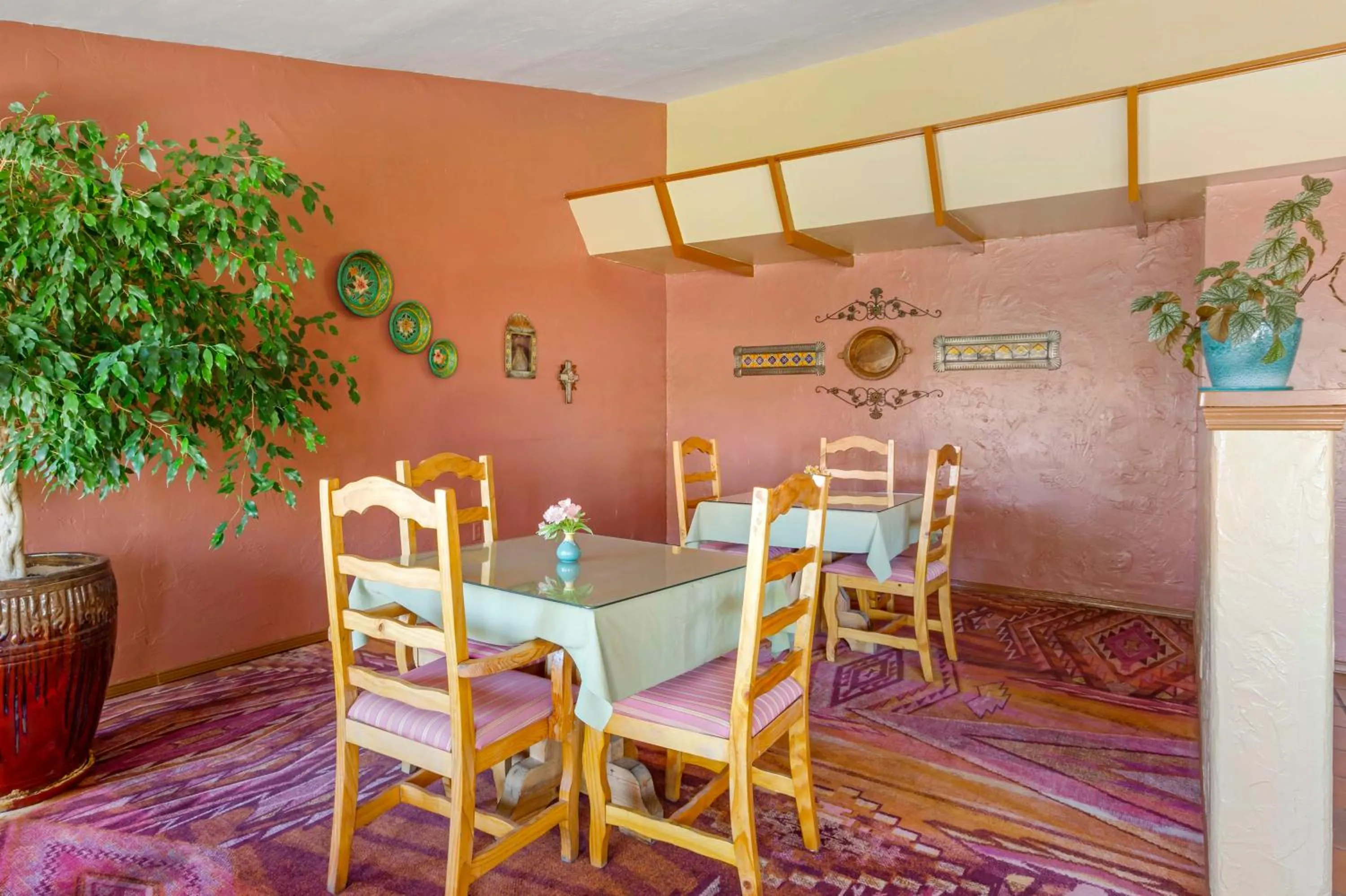 Breakfast in Best Western Mission Inn