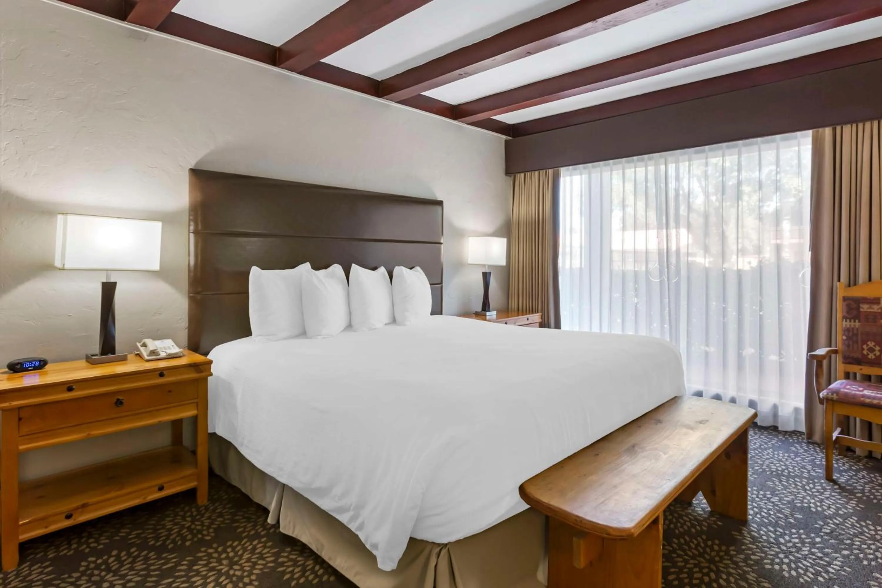 Bedroom, Bed in Best Western Mission Inn