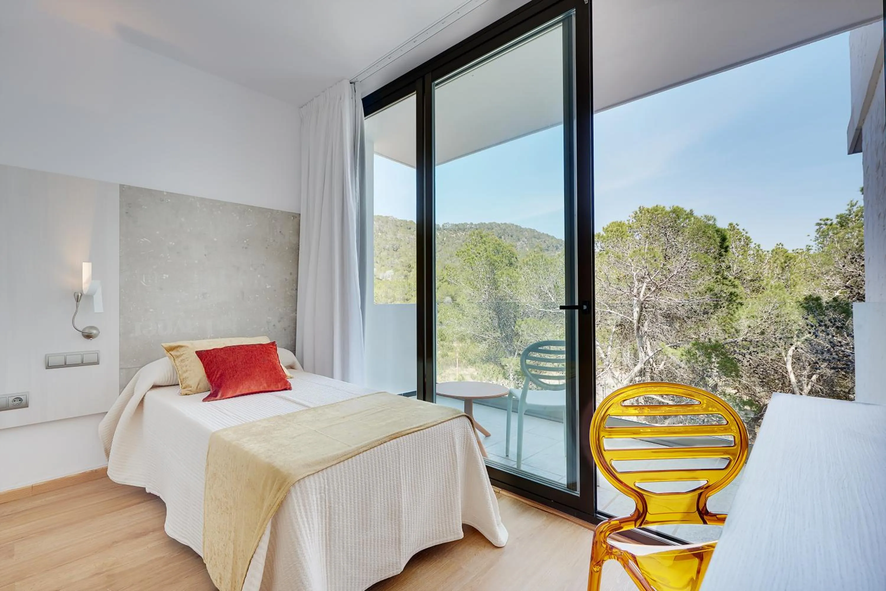 Photo of the whole room, Bed in Hotel Abrat