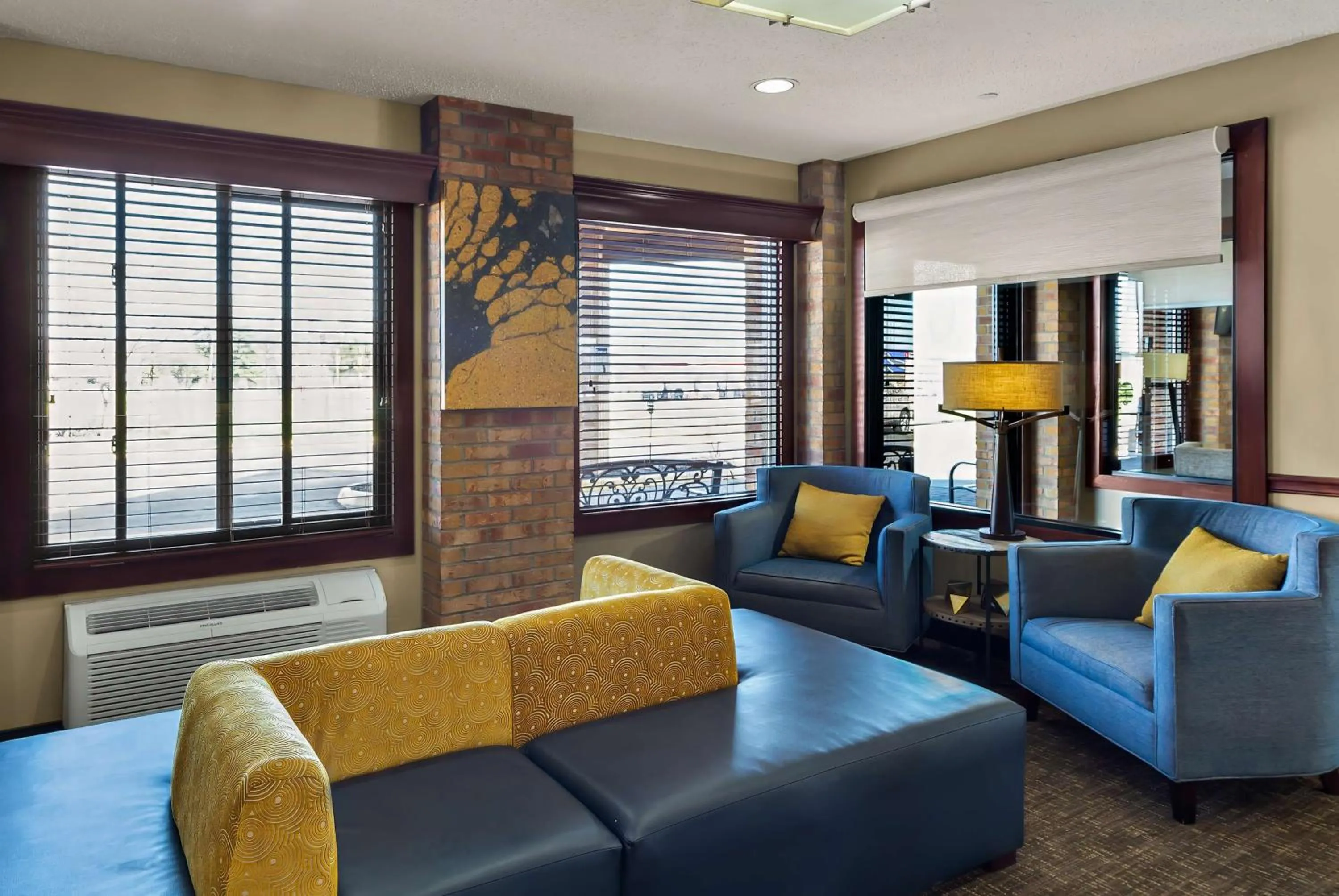 Lobby or reception in Best Western Lakewood Inn