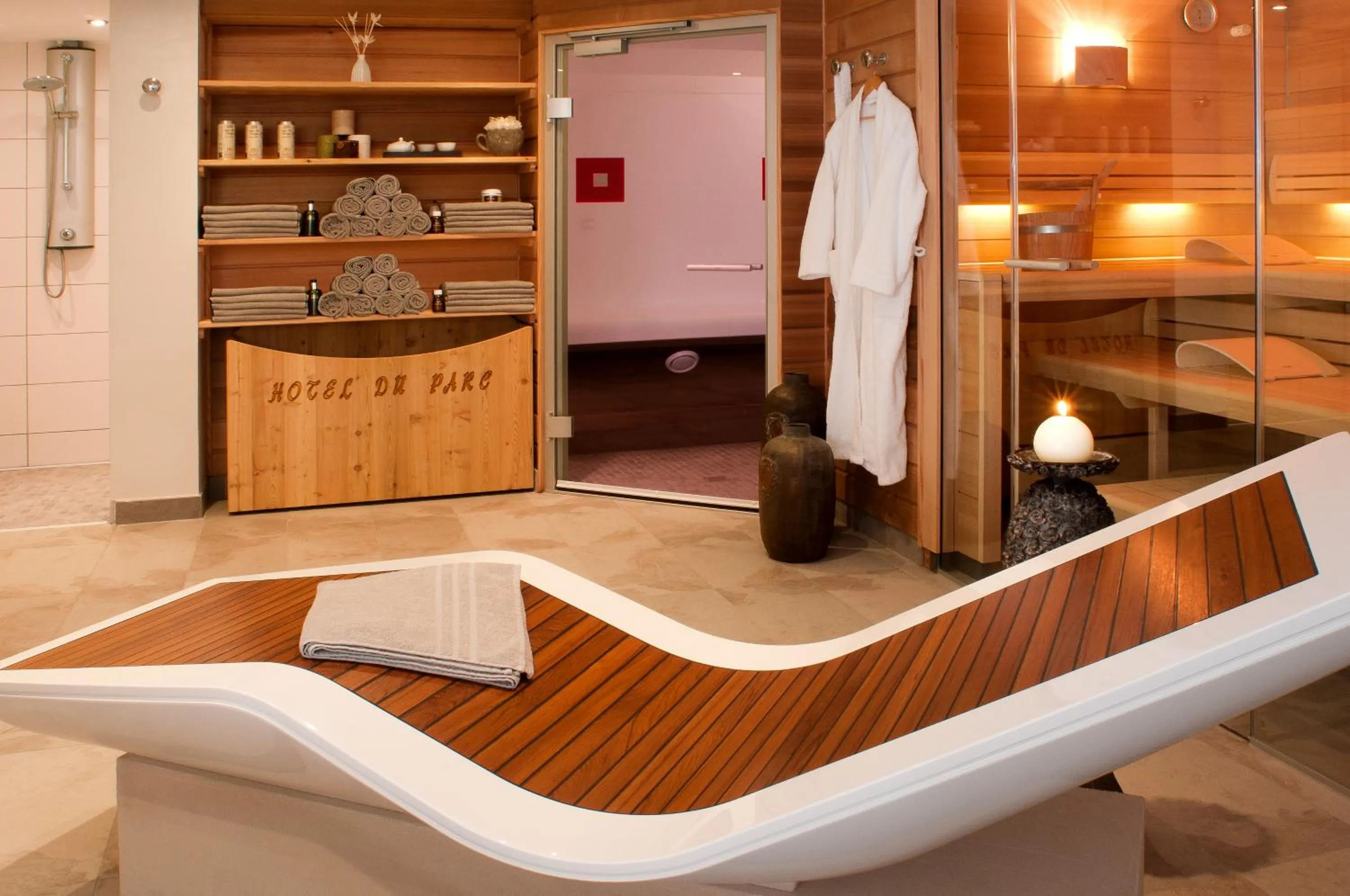 Spa and wellness centre/facilities in Logis Hotel Le Parc & Spa