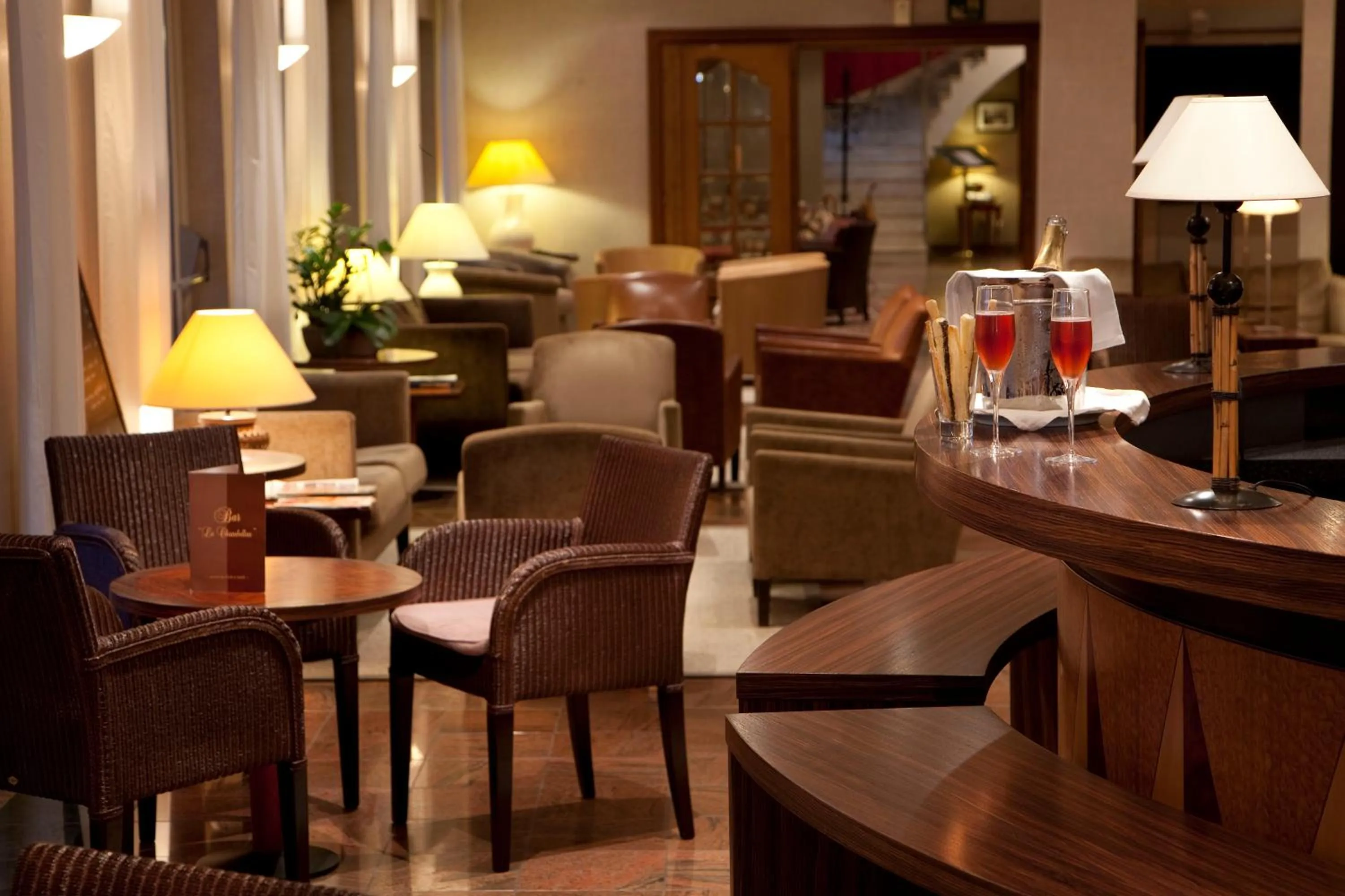 Lounge or bar in Logis Hotel Le Parc & Spa