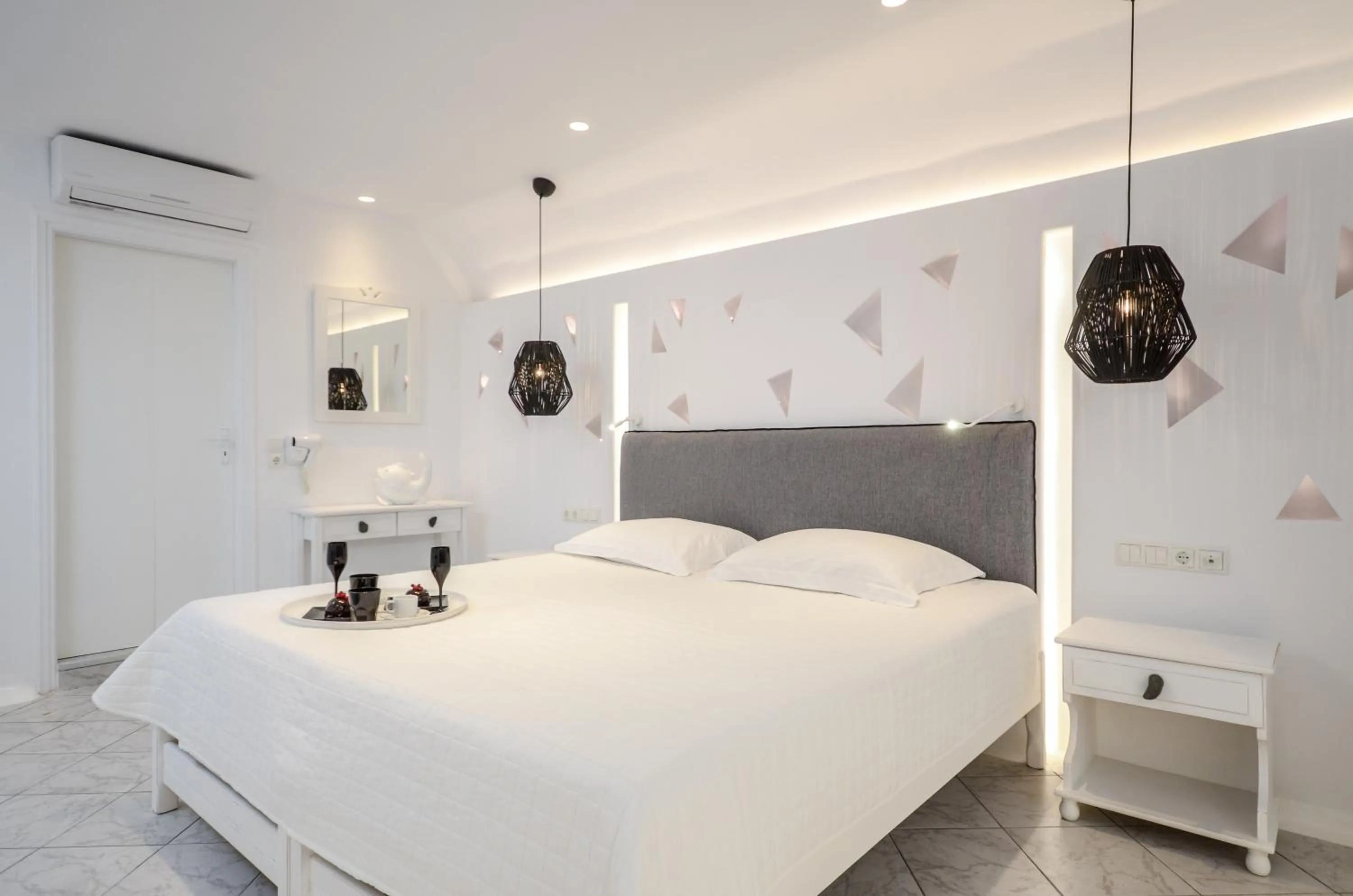 Photo of the whole room, Bed in Naxos Evilion Luxury Apartments & Suites