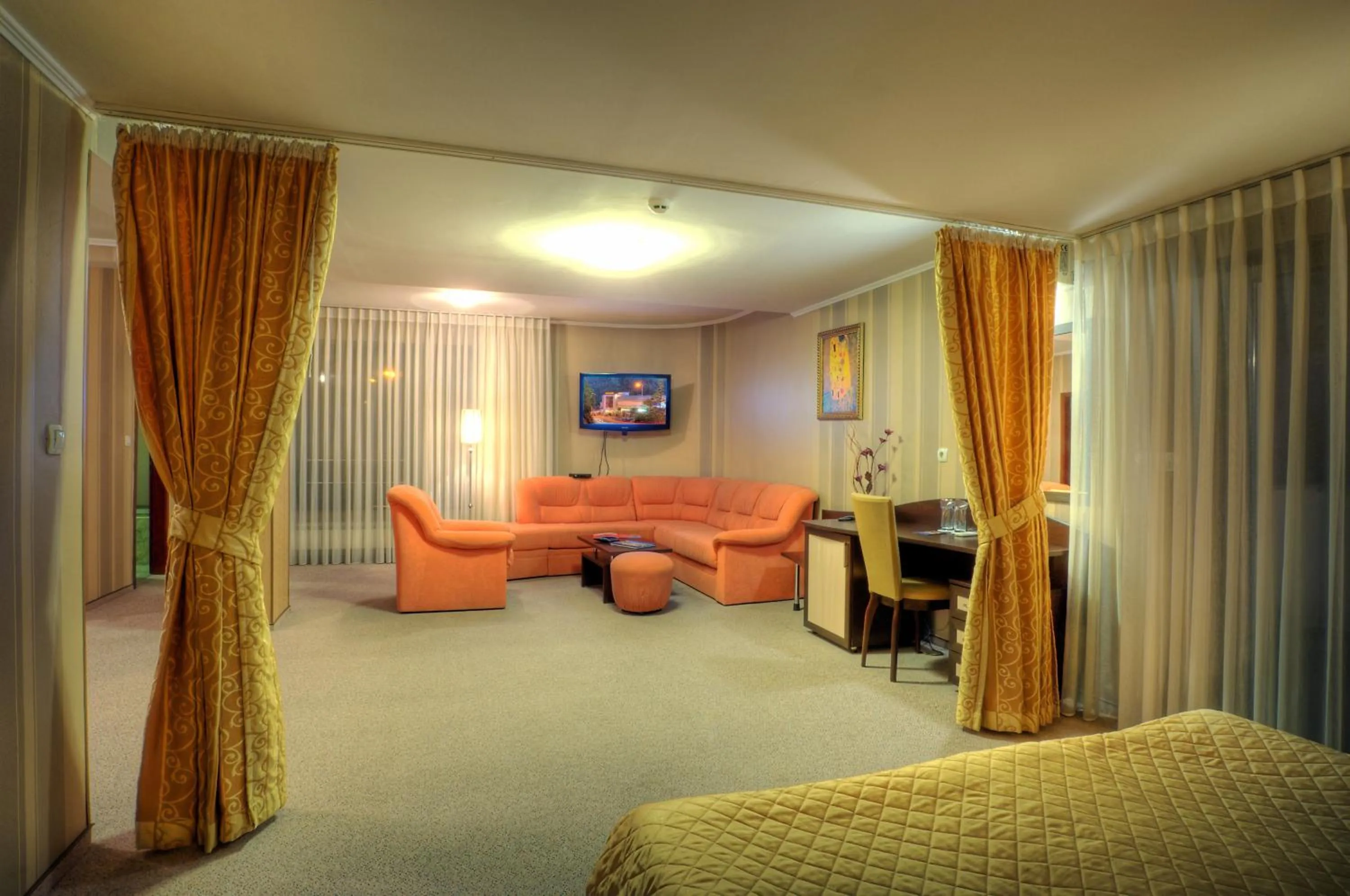 Photo of the whole room in Luxor Hotel