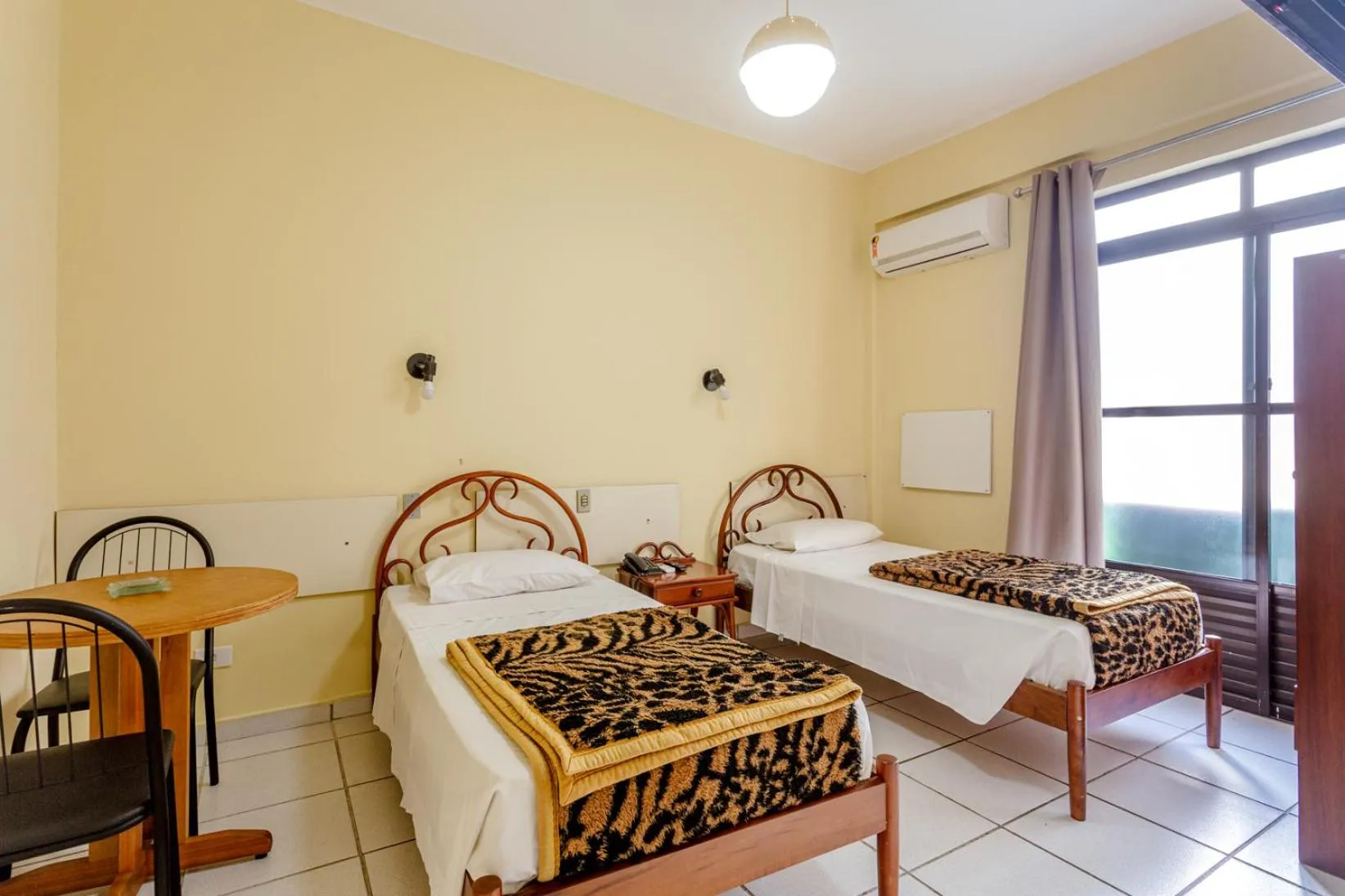 Photo of the whole room, Bed in Daher Center Hotel