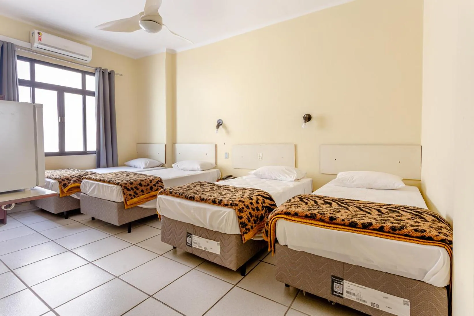 Luxury Quadruple Room in Daher Center Hotel