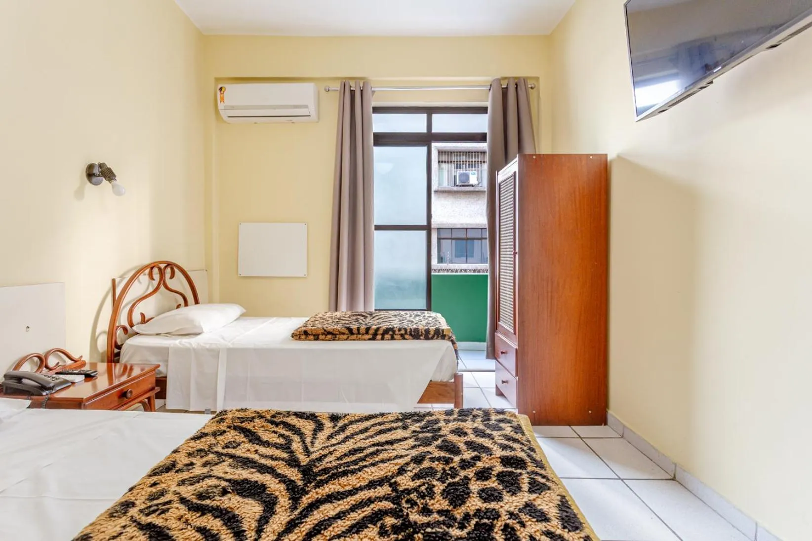 Bedroom, Bed in Daher Center Hotel