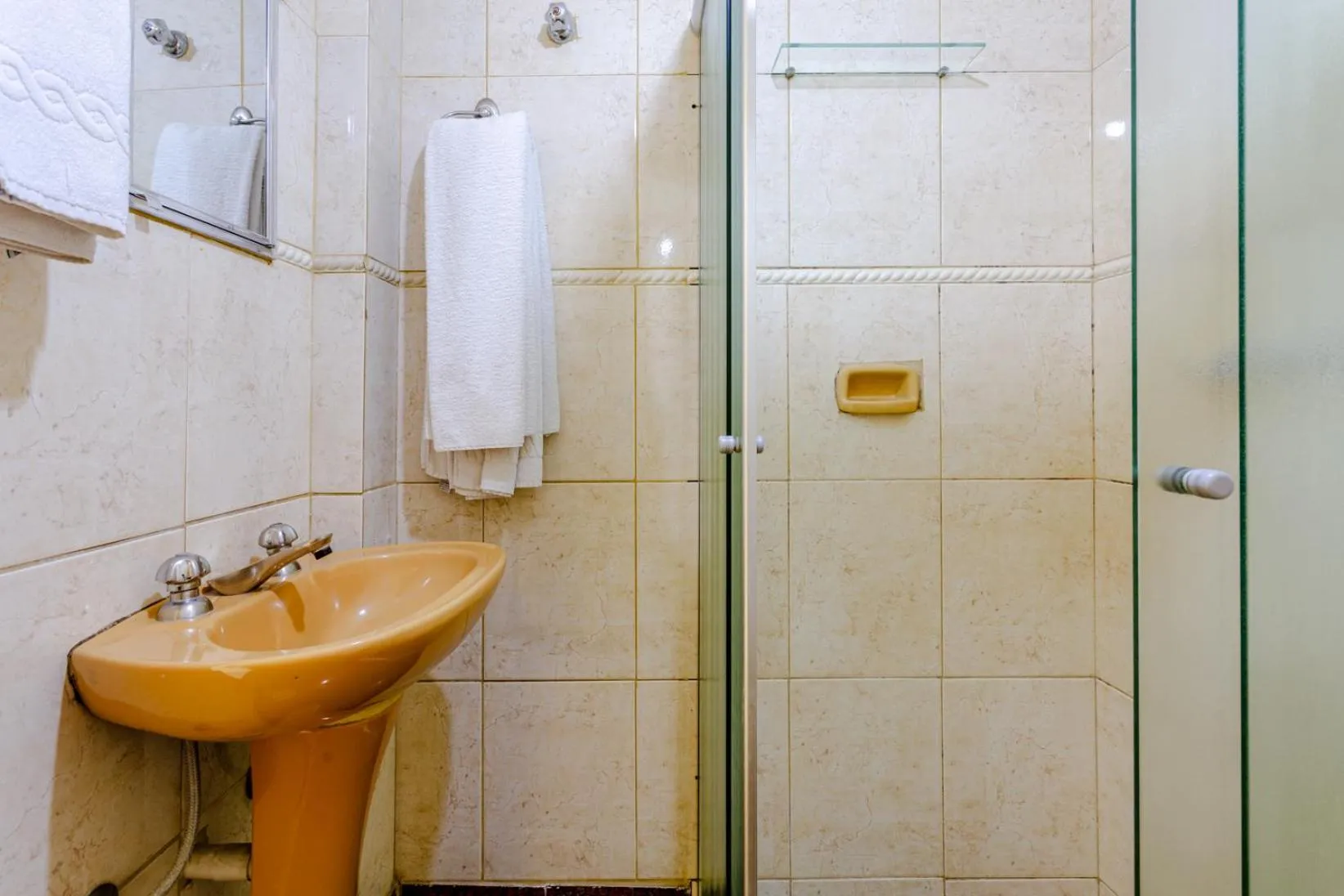 Bathroom in Daher Center Hotel