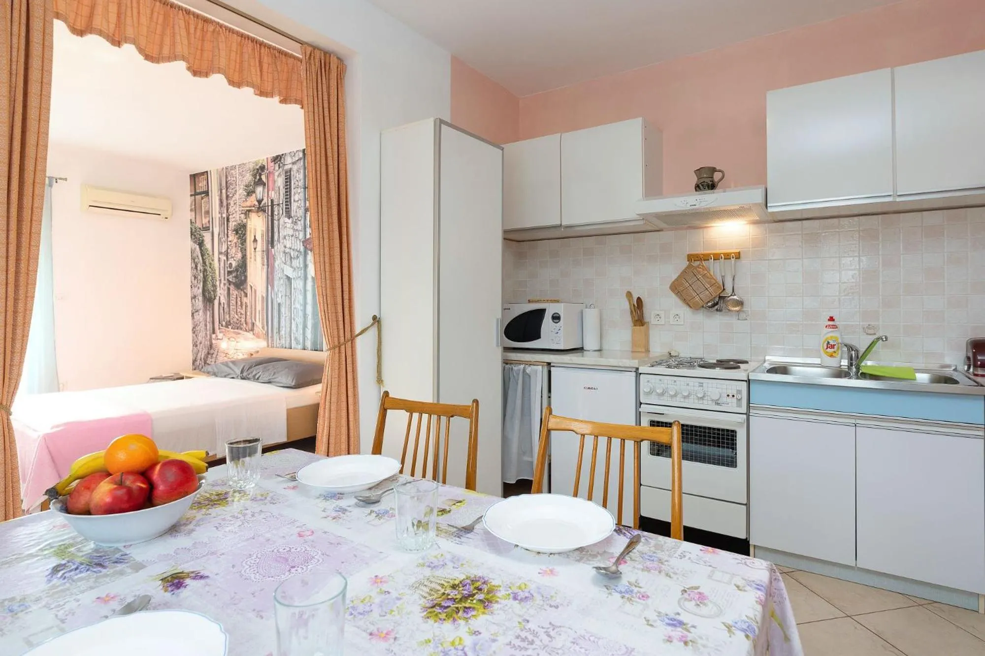 Kitchen or kitchenette, Bed in Apartments Pilicari