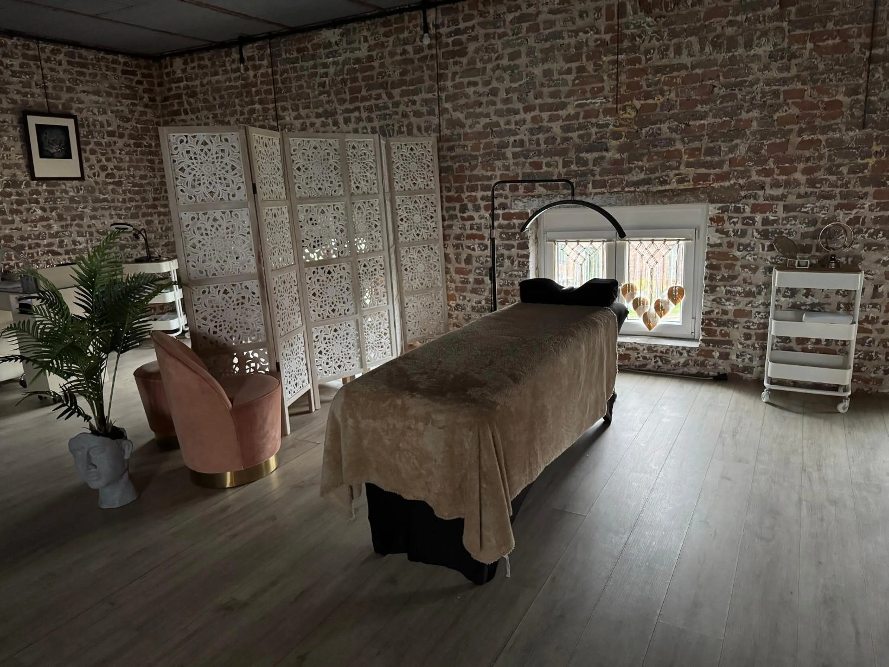 Massage, Bed in Lomalienne