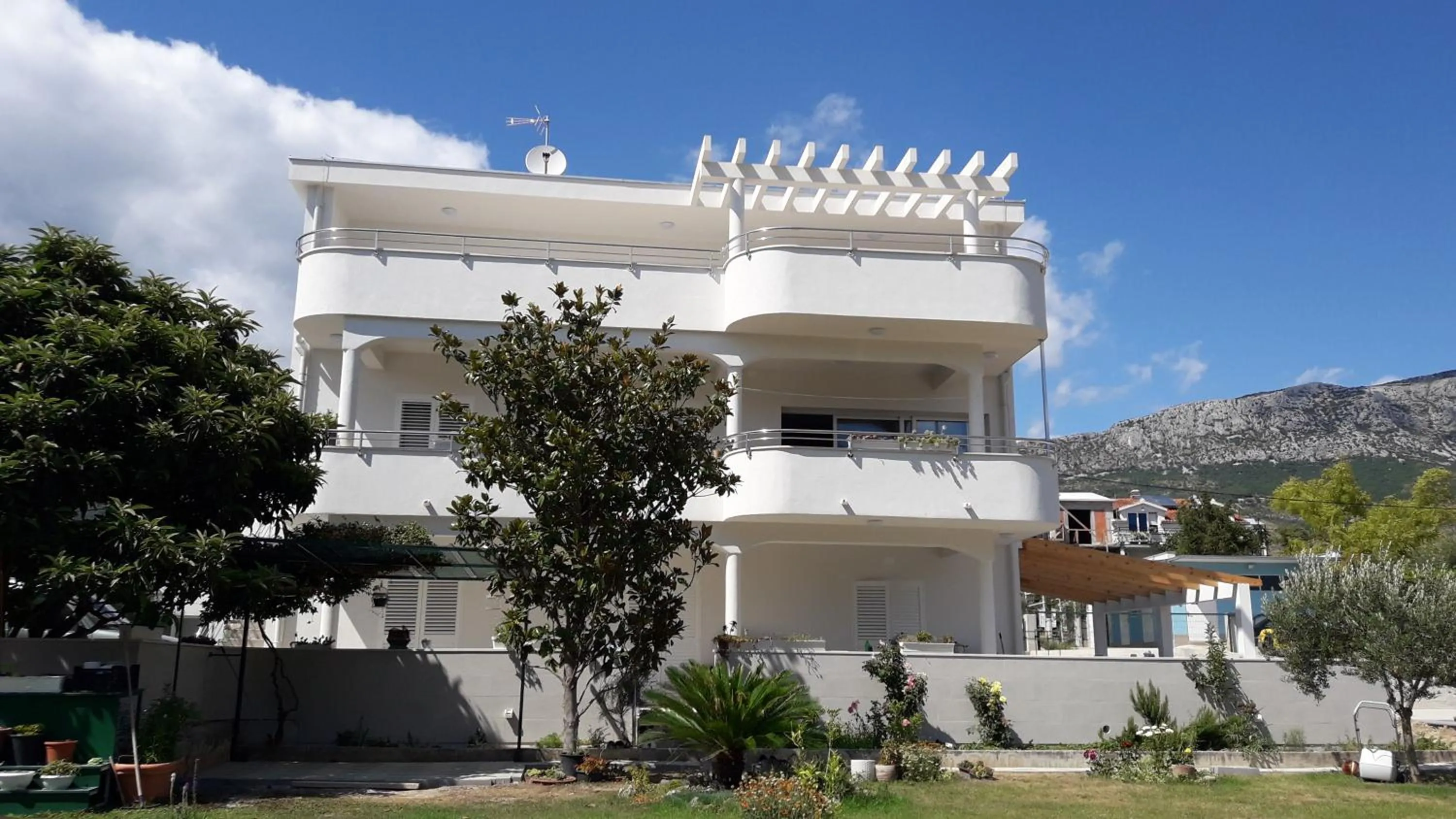 Property building in Villa-Apartments Karmel