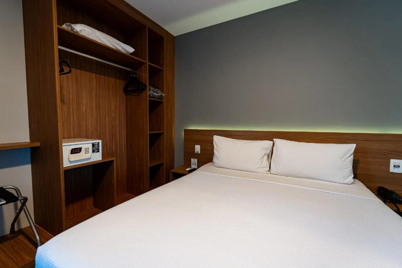 Photo of the whole room, Bed in Nobile Suites Diamond