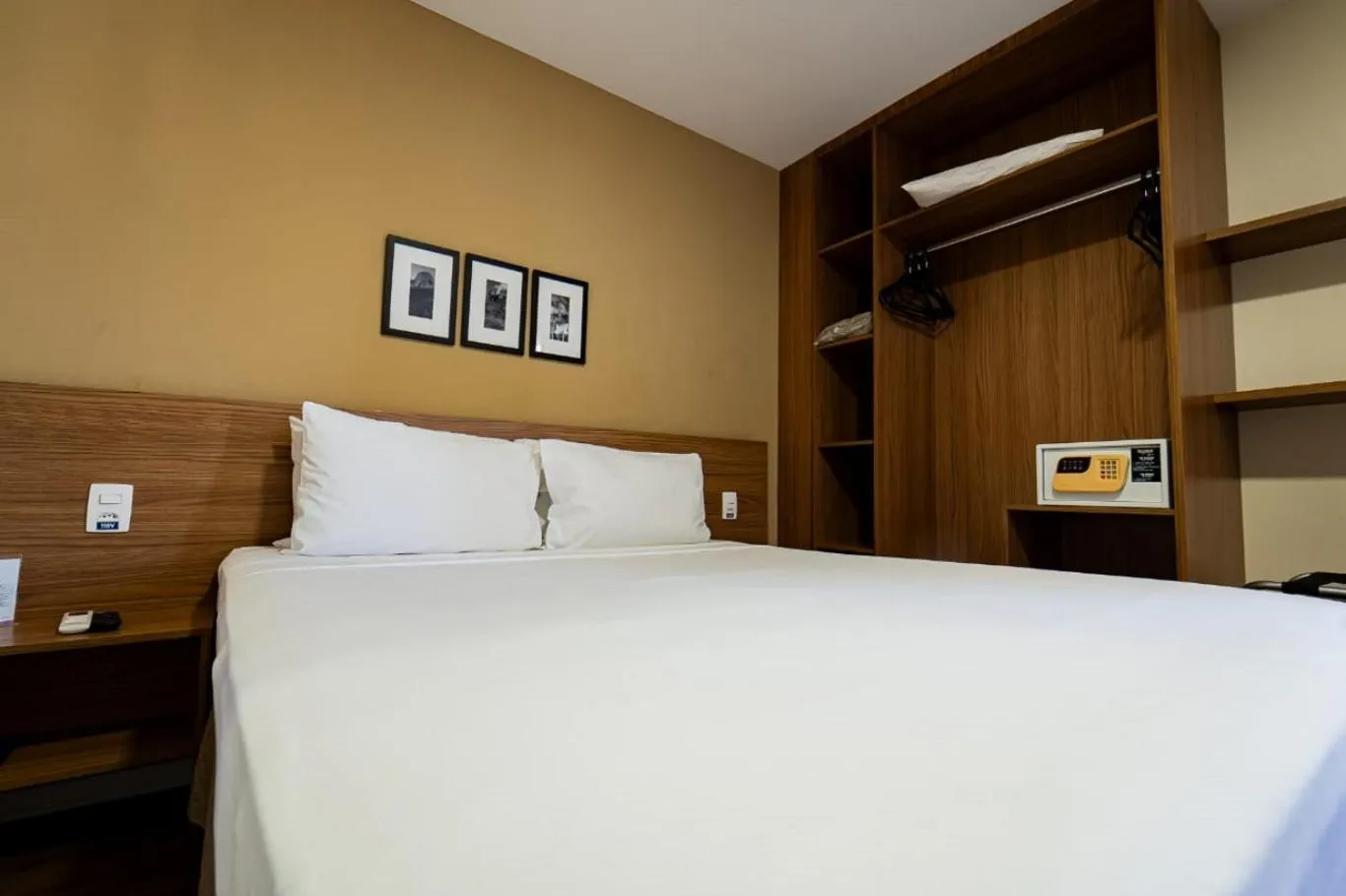 Bed in Nobile Suites Diamond