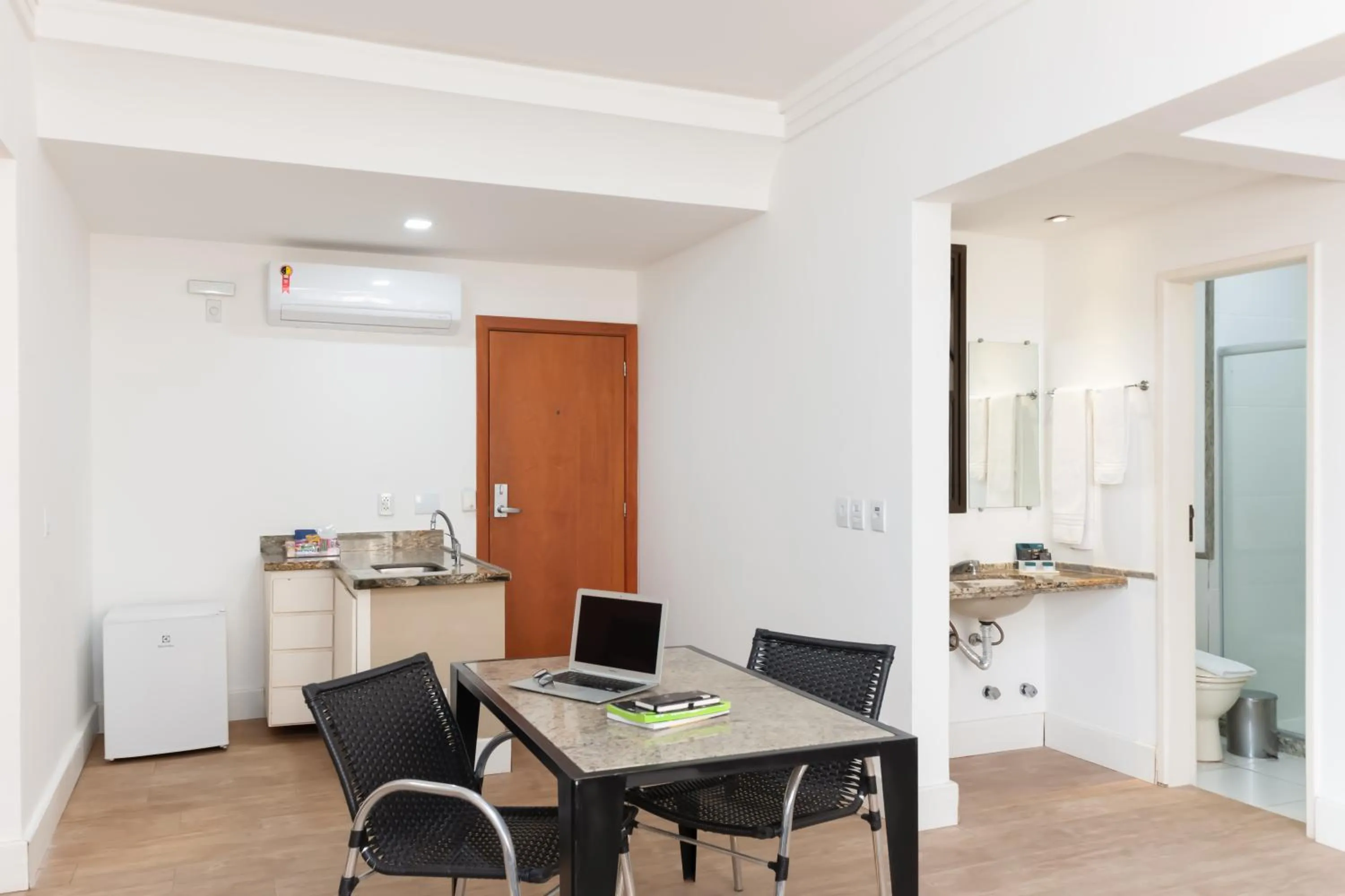 Photo of the whole room in Slaviero Vitória