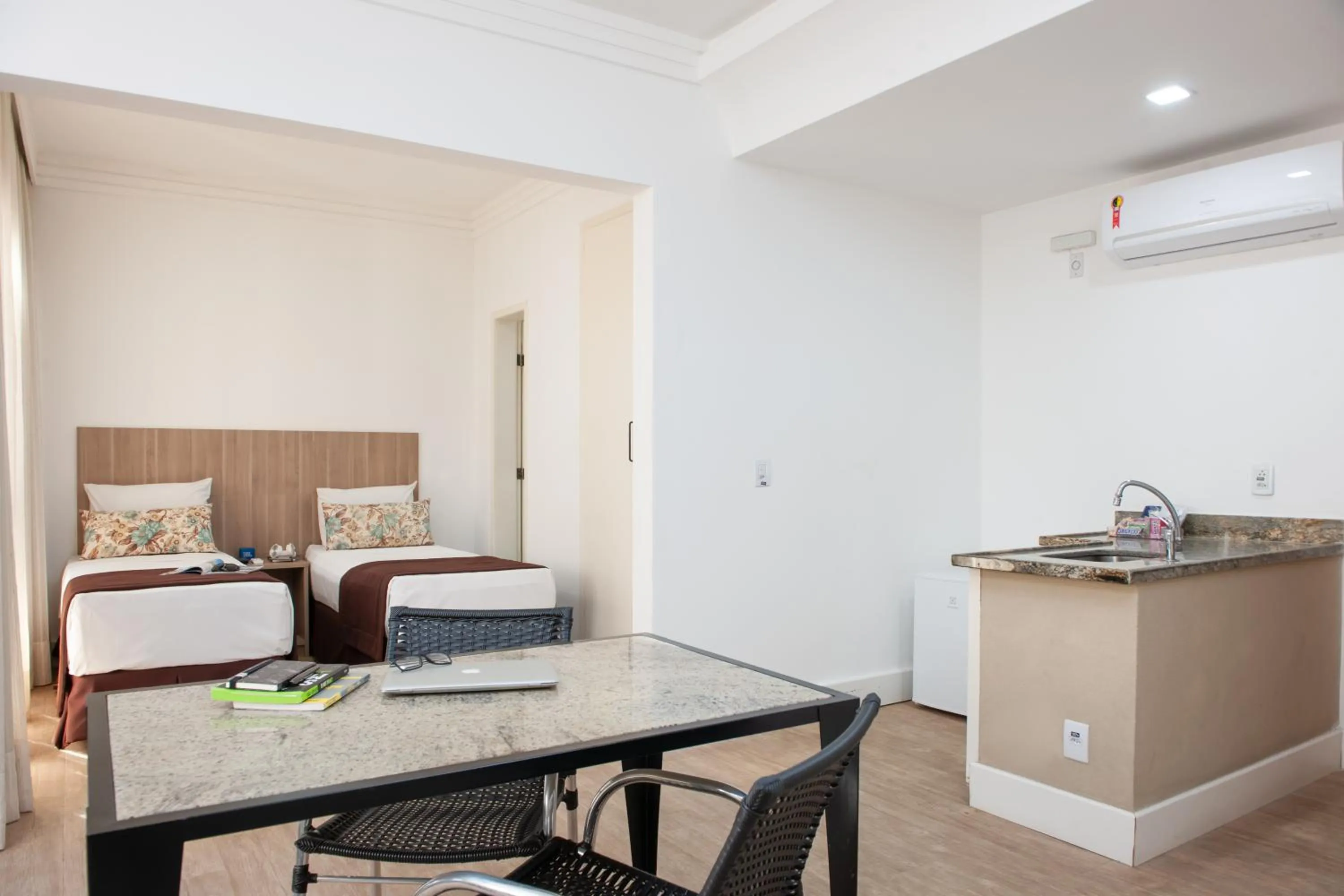 Photo of the whole room, Bed in Slaviero Vitória