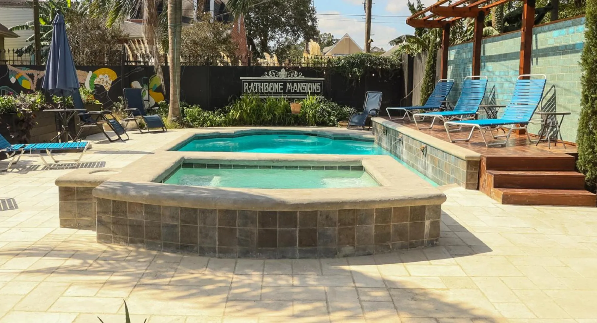 Hot Tub in Rathbone Mansions New Orleans